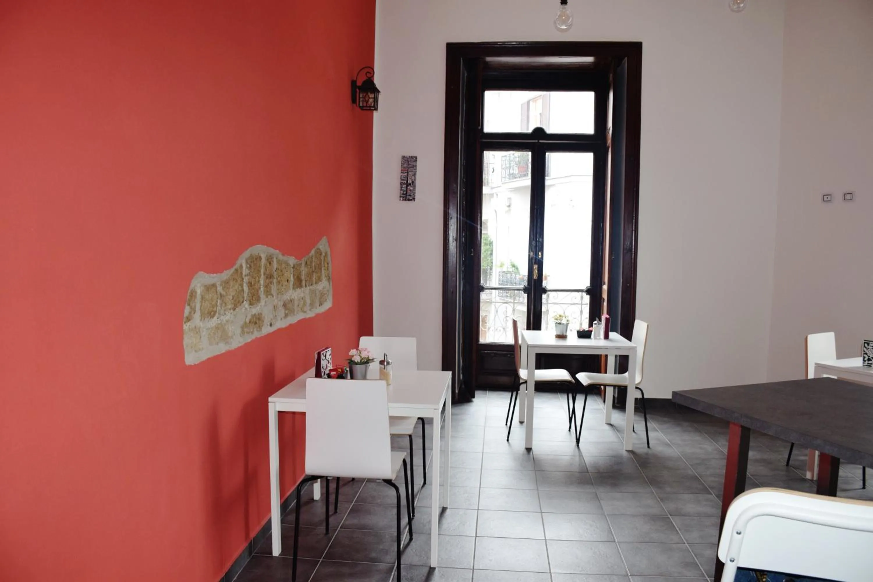 Communal kitchen in Vic Street B&B