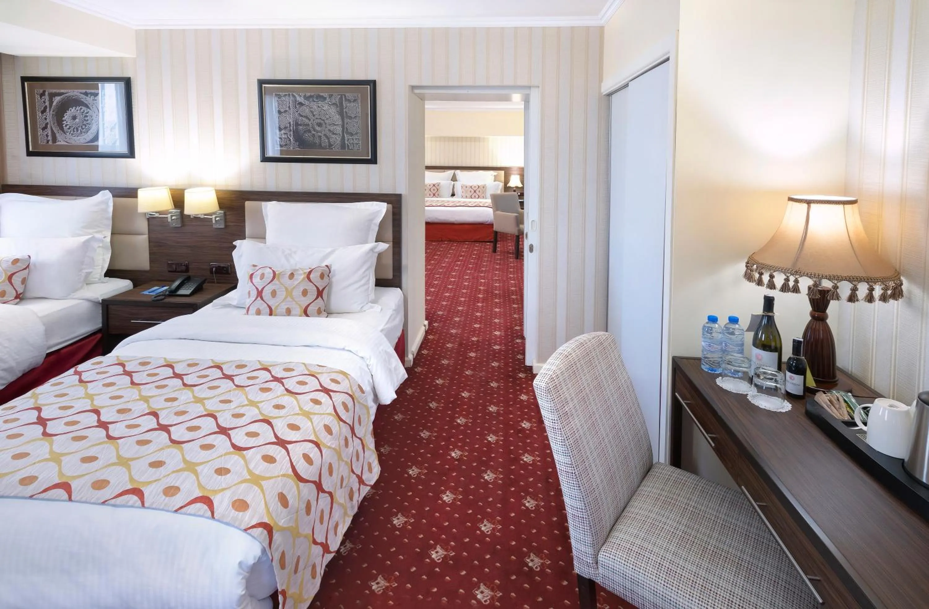 Bedroom, Bed in Ani Plaza Hotel