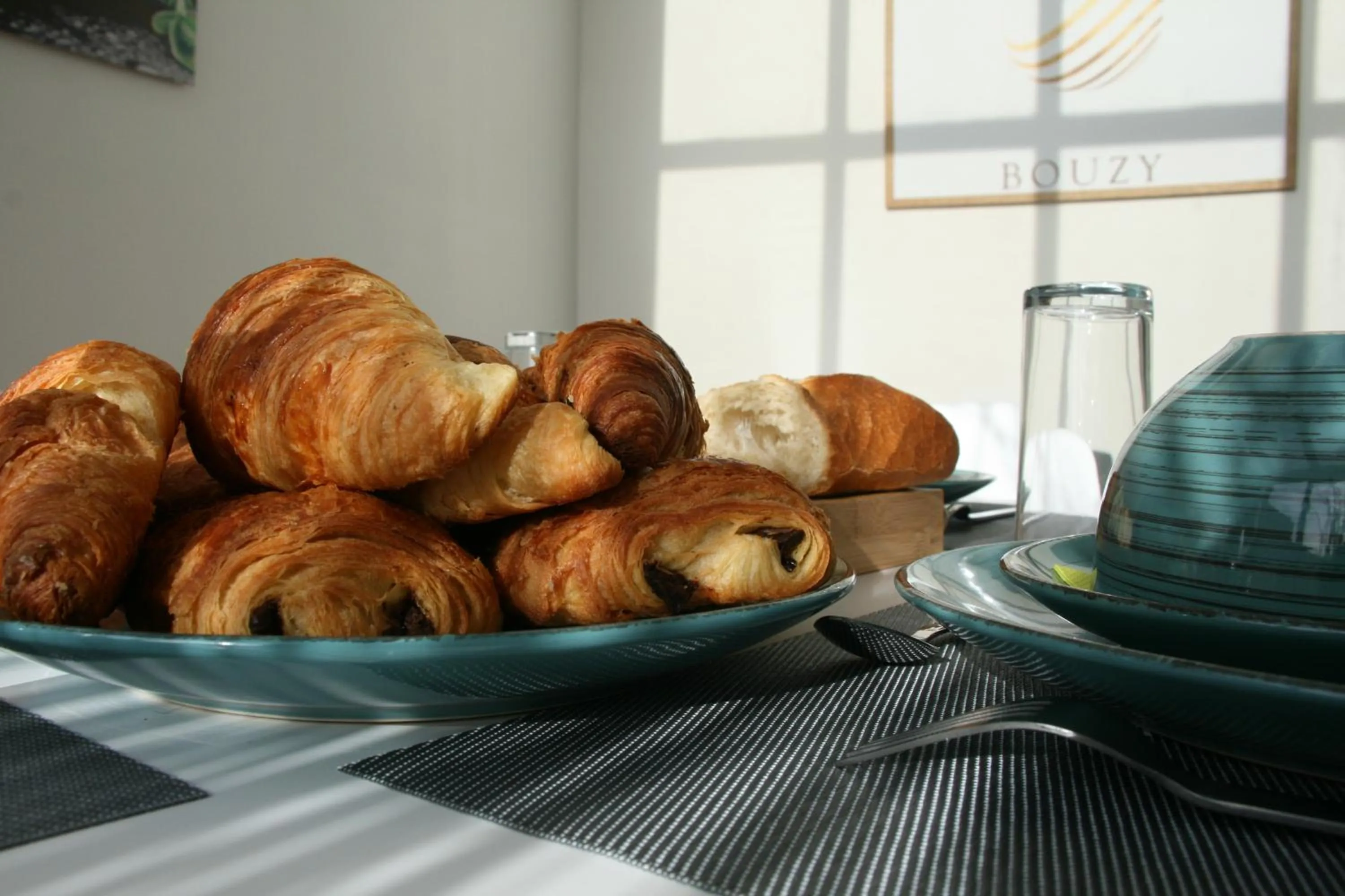 Breakfast in L'Iliade - Chambres d'hôtes - B&B à Bouzy
