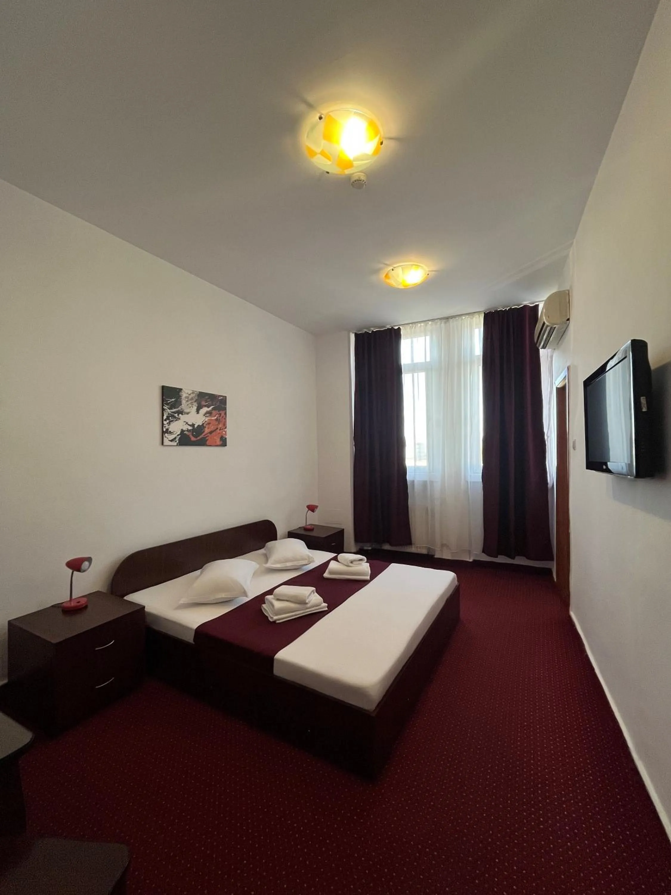 Photo of the whole room in Hotel Tineretului