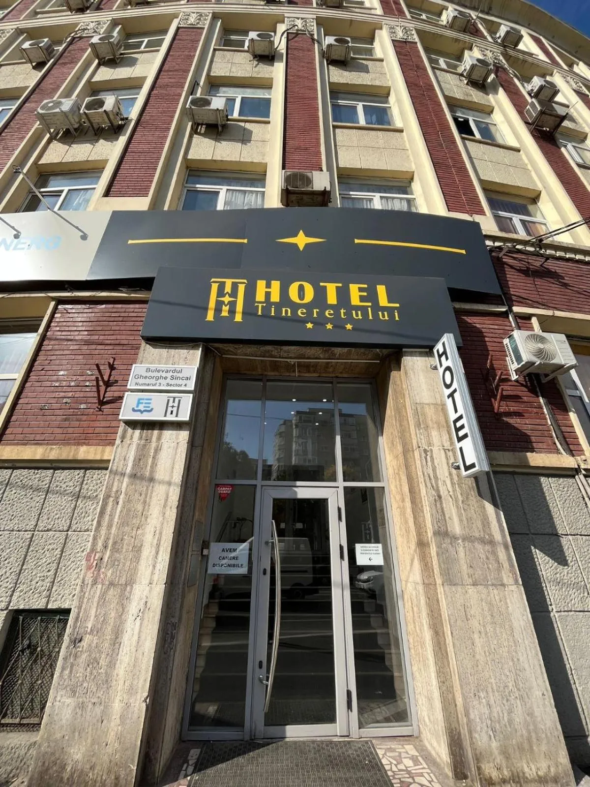 Property building in Hotel Tineretului