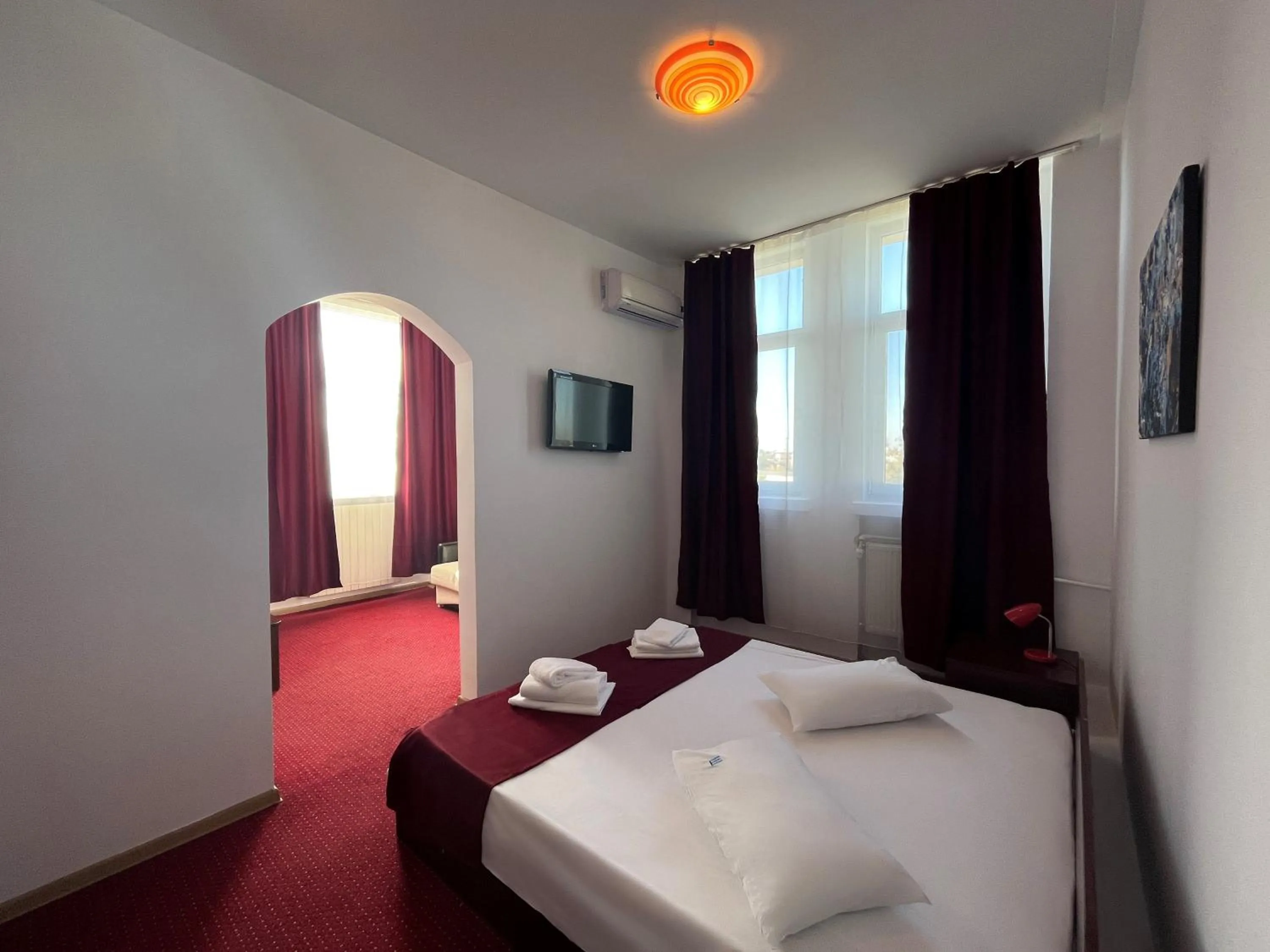 Photo of the whole room in Hotel Tineretului