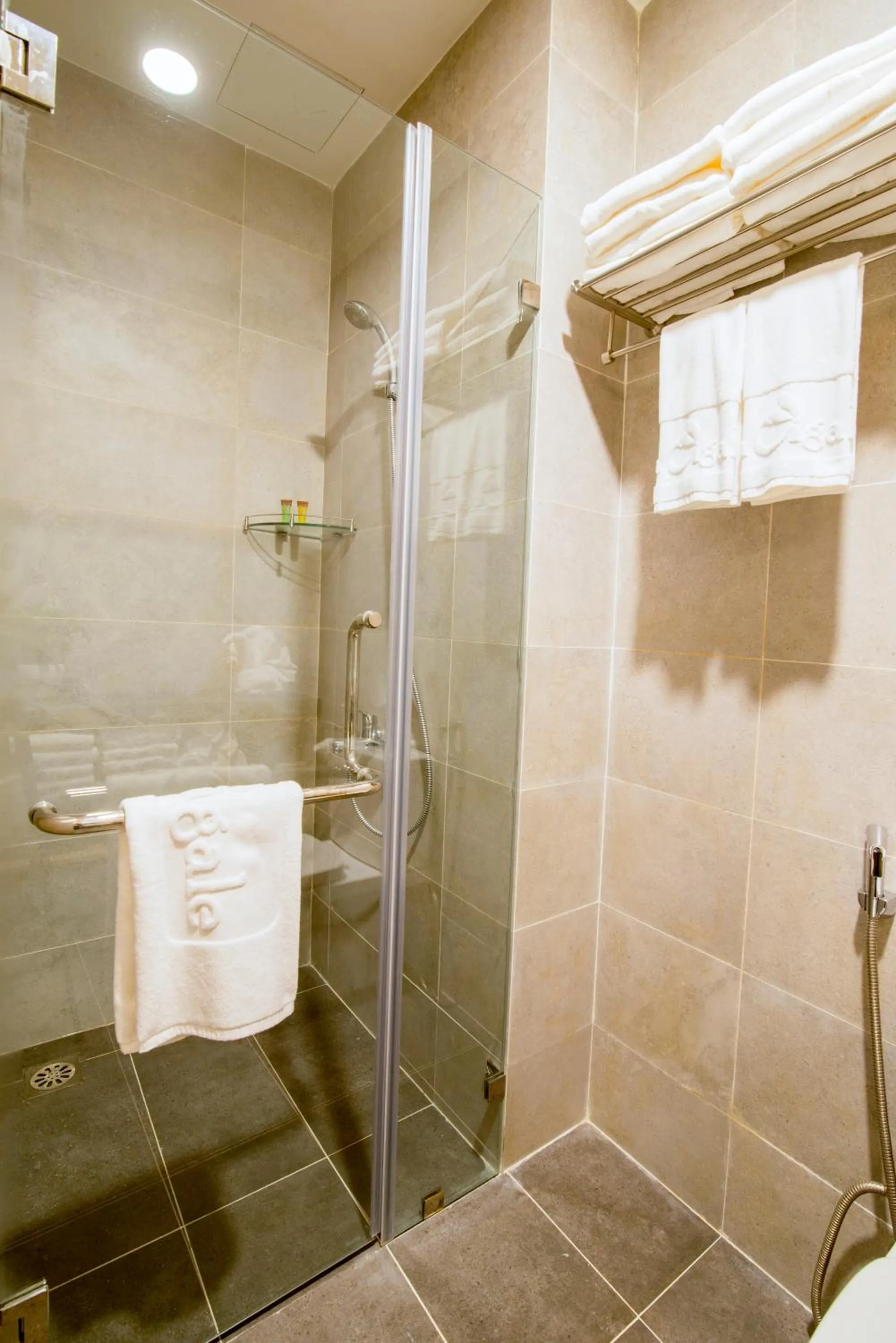 Bathroom in La Cigale Residence