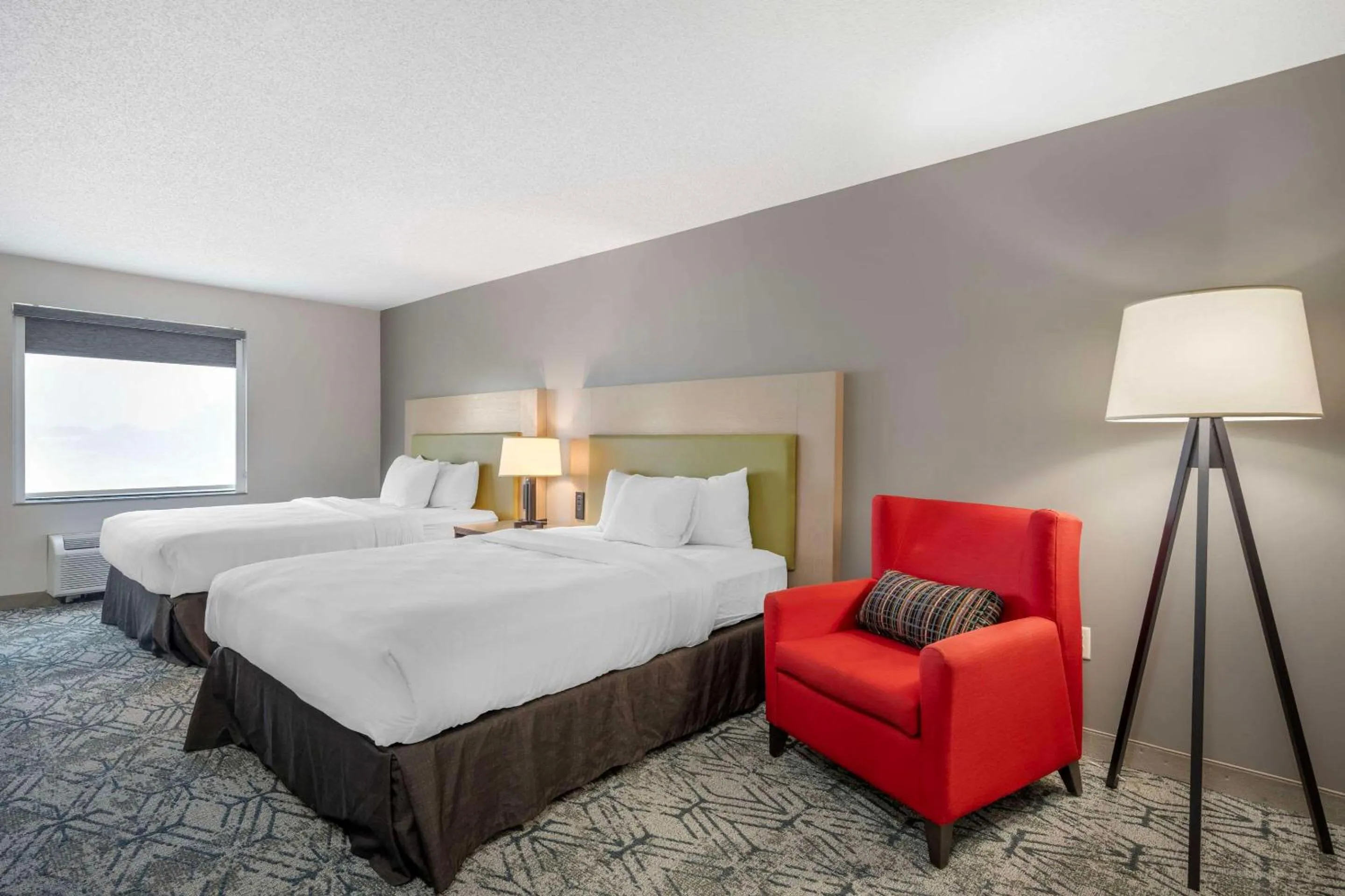 Bed in Country Inn & Suites by Radisson, Dayton South, OH