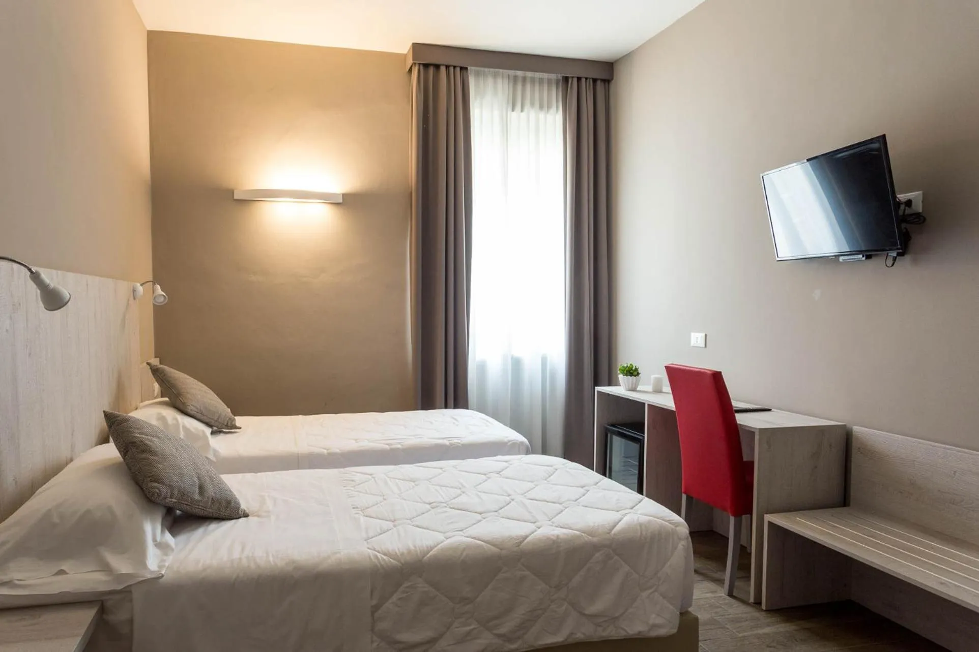 Bedroom, Bed in Hotel Terme di Frasassi