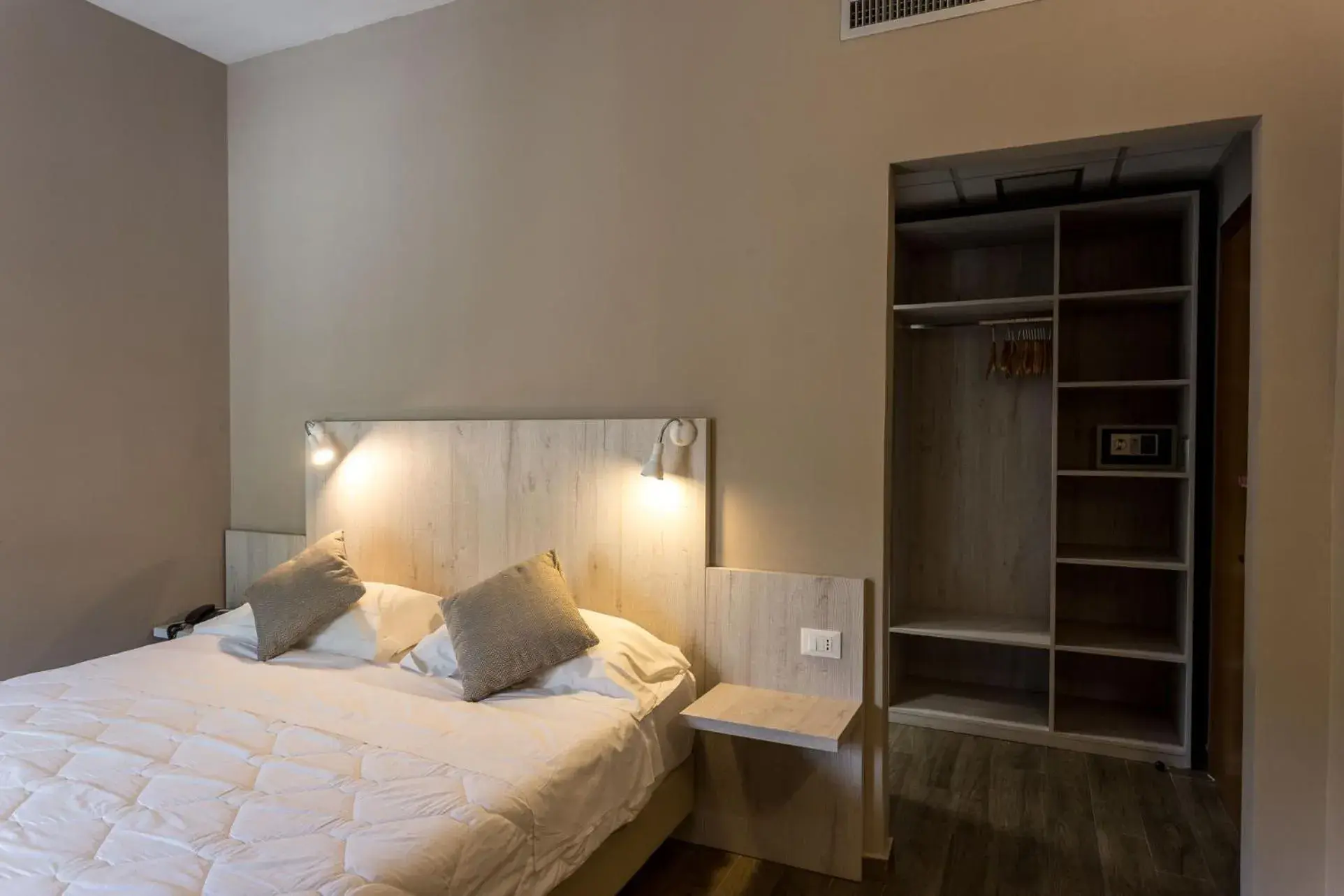 Superior Double or Twin Room with Terrace in Hotel Terme di Frasassi Superior Double or Twin Room with Terrace in Hotel Terme di Frasassi