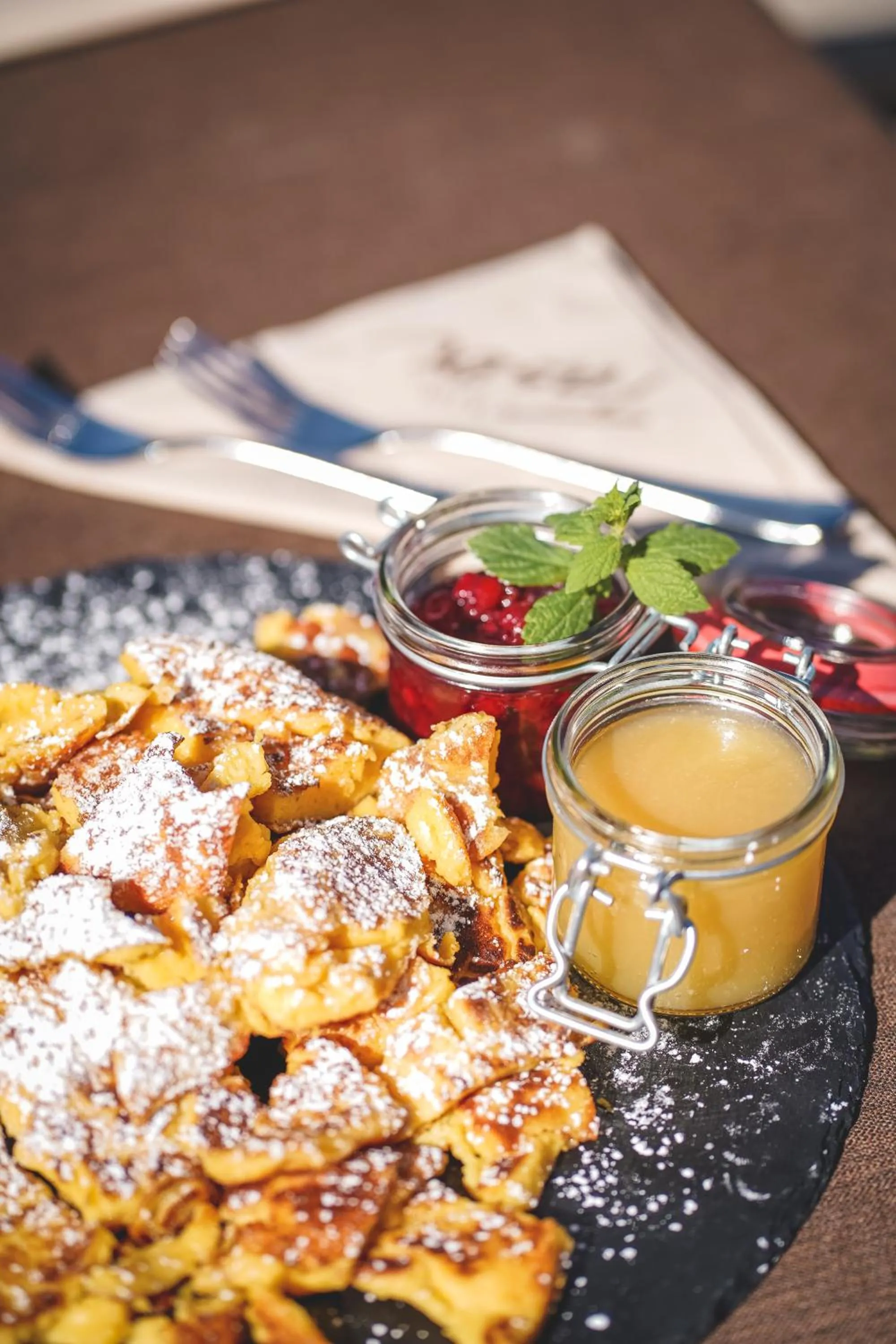 Restaurant/places to eat in Taser Alm