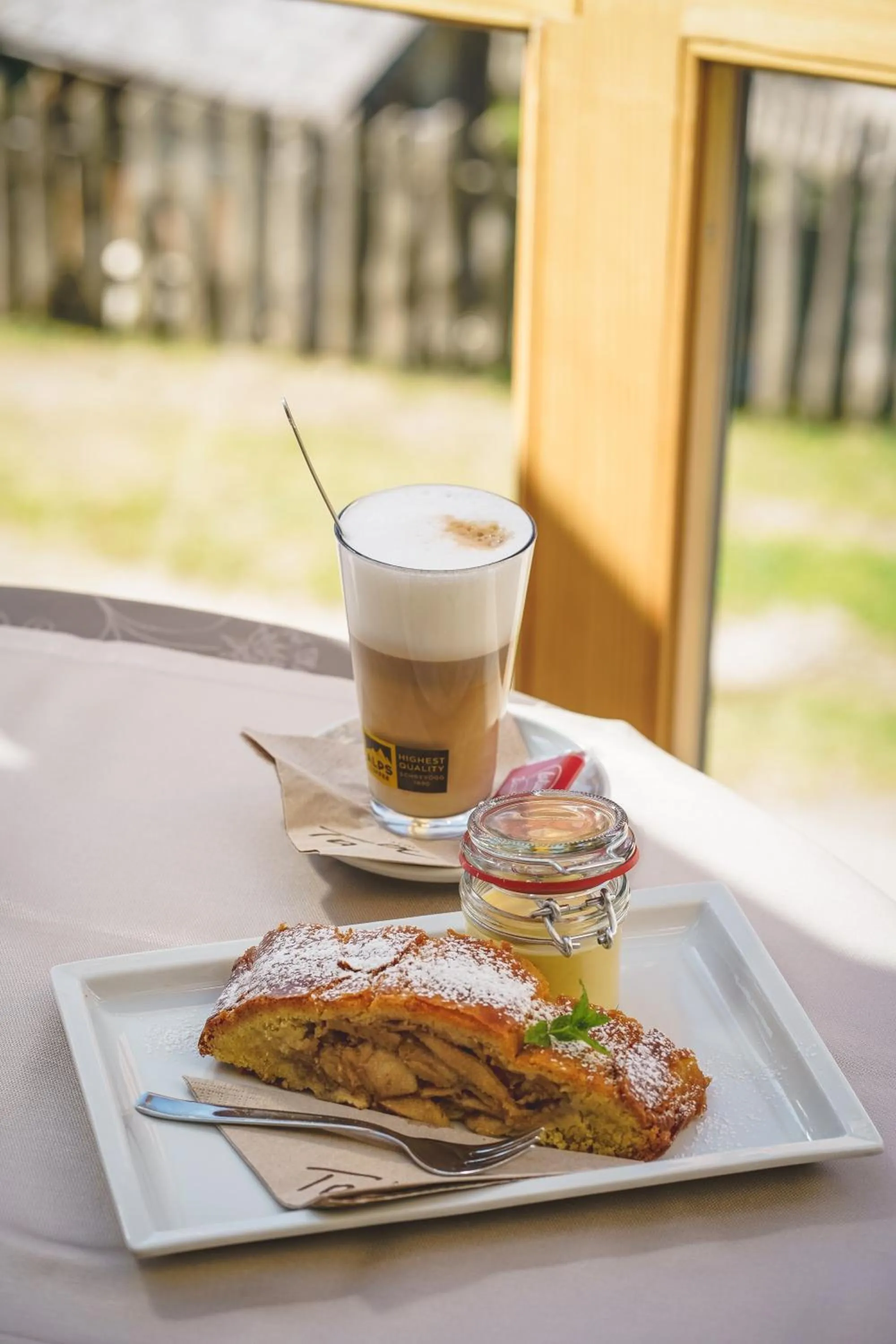 Restaurant/places to eat in Taser Alm