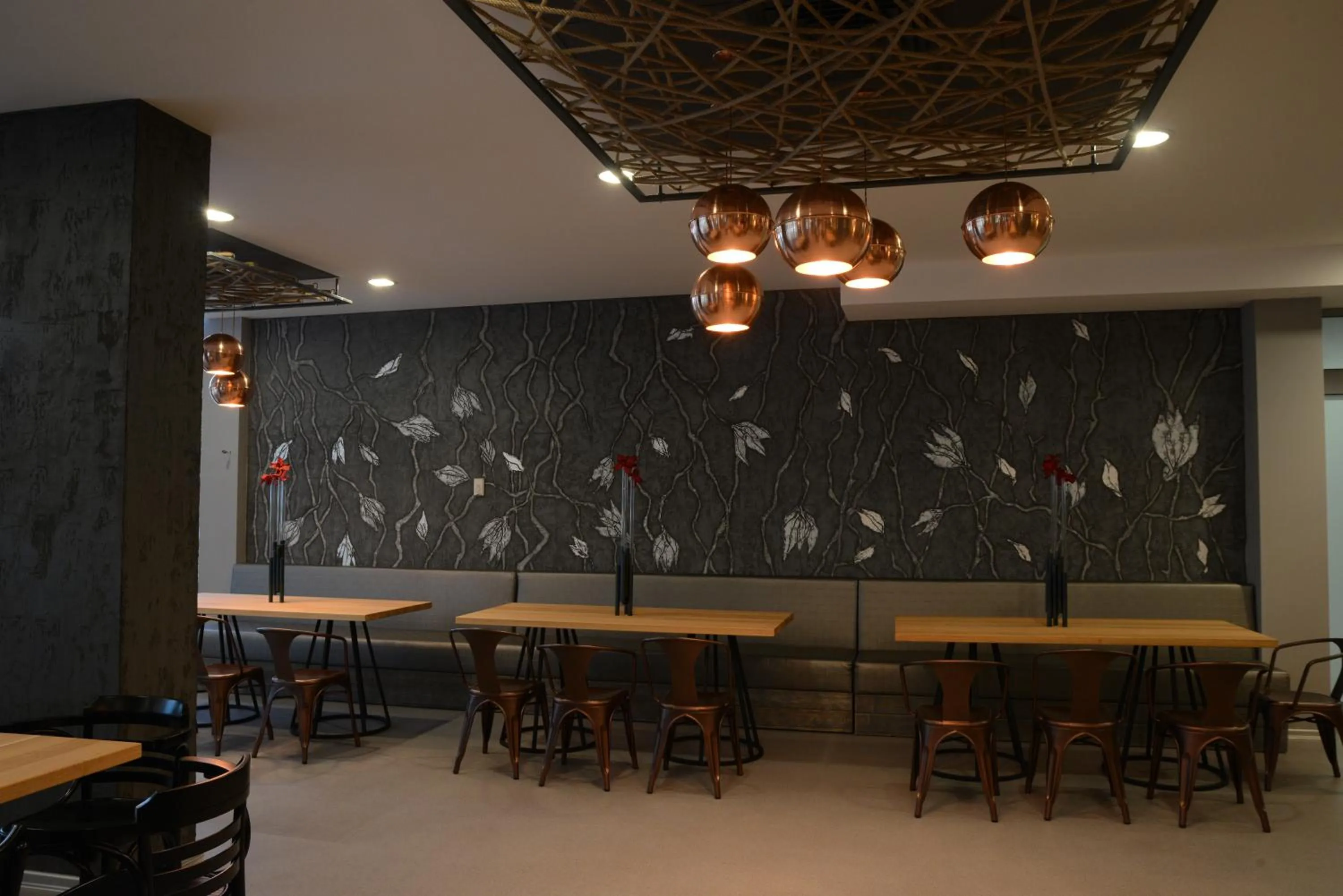 Restaurant/places to eat in Hotel Gladiola Star