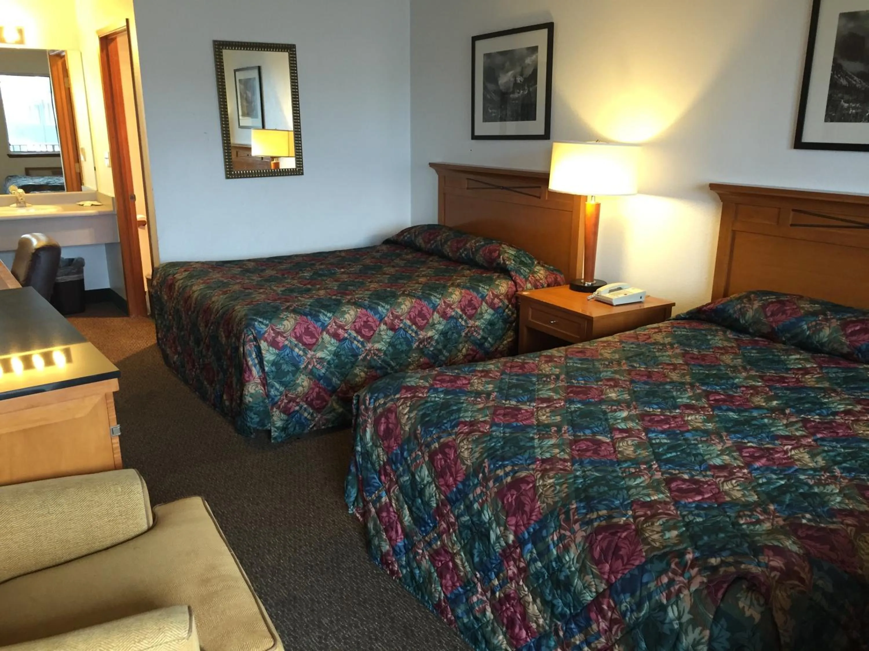 Bed in Sunshine Motel