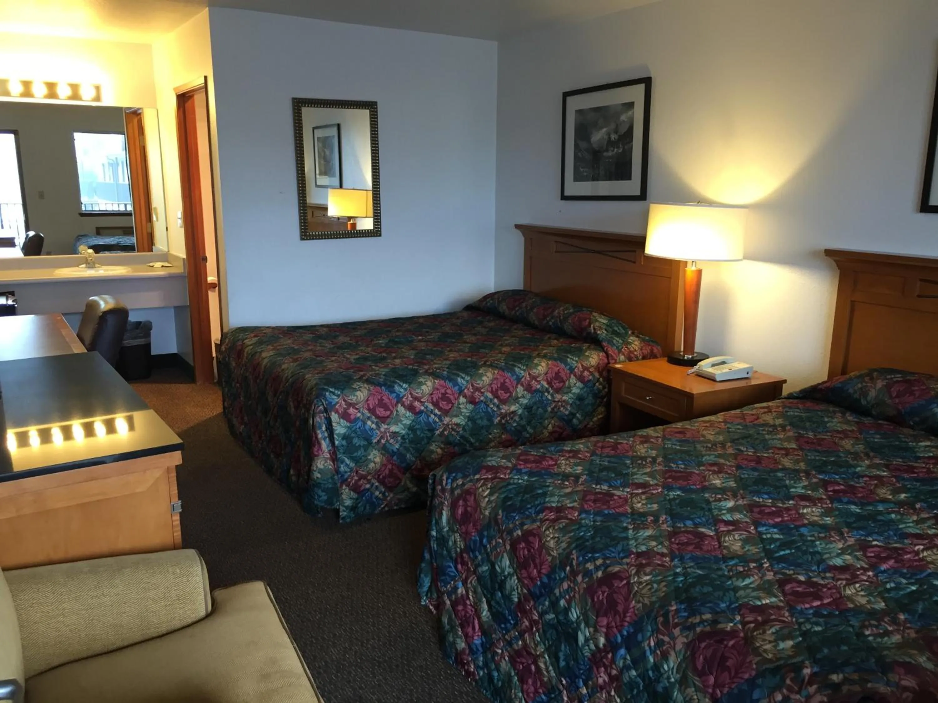 Bedroom, Bed in Sunshine Motel