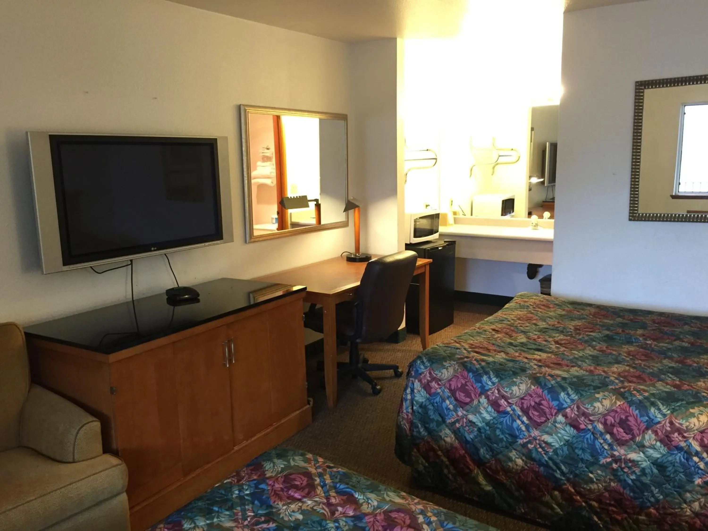 TV and multimedia, Bed in Sunshine Motel