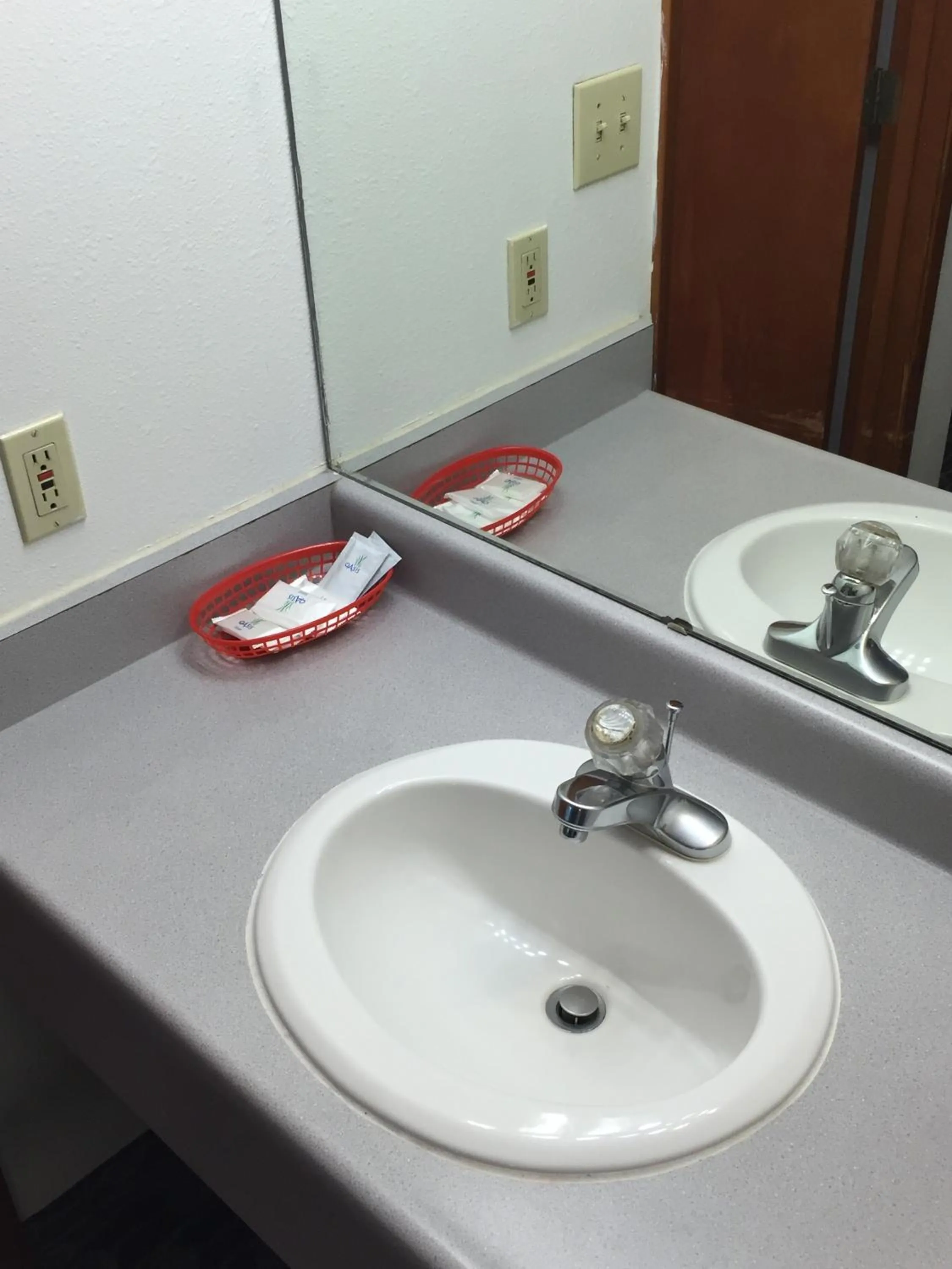 Bathroom in Sunshine Motel