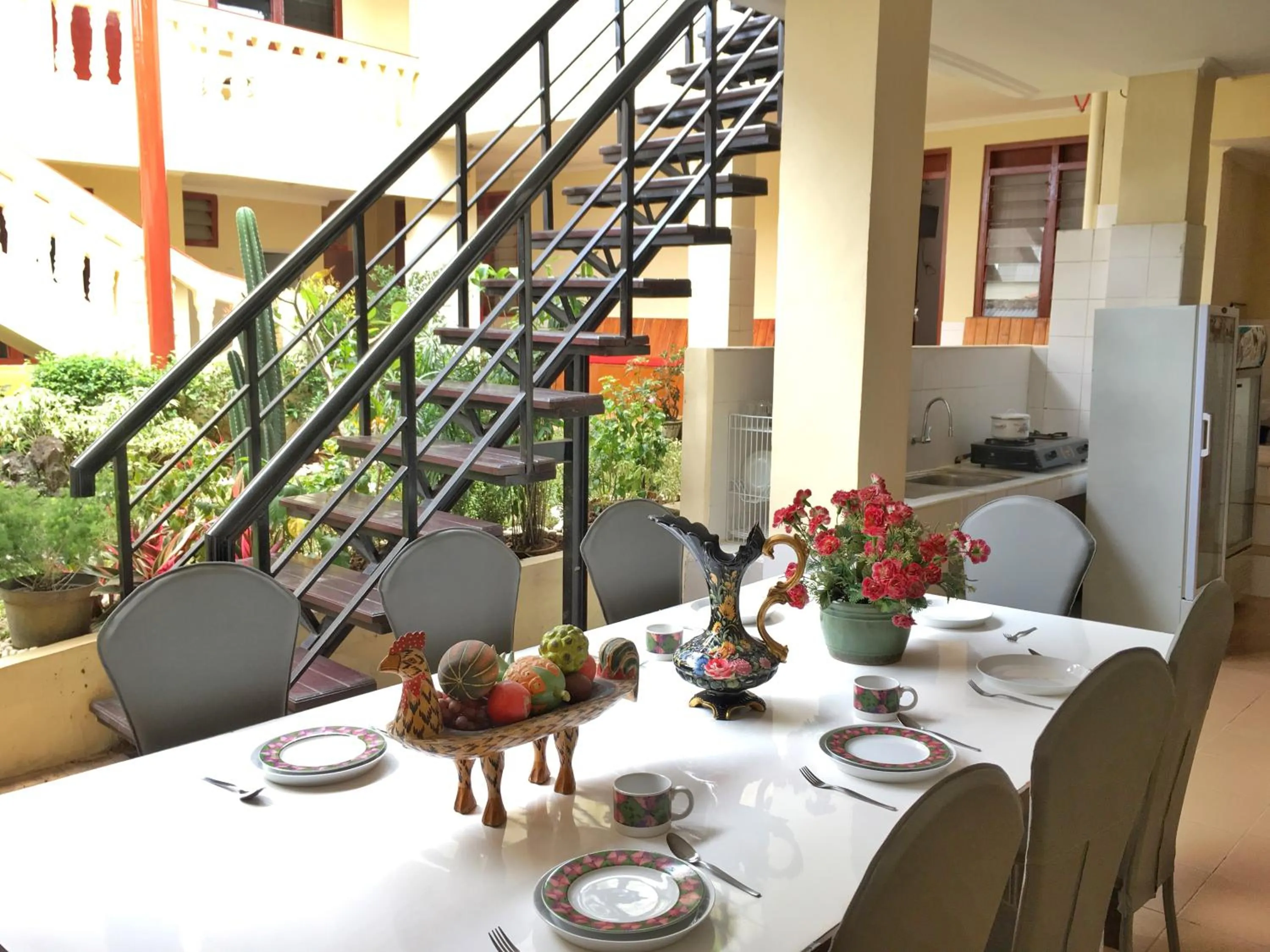 Communal kitchen in Indekost Bogor