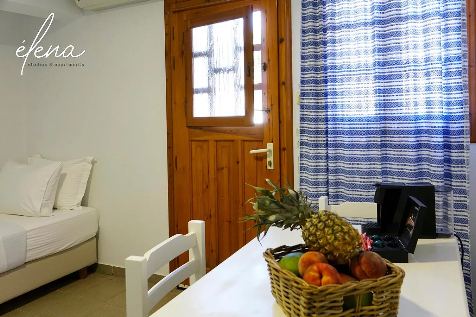 Seating area in Elena Studios & Apartments