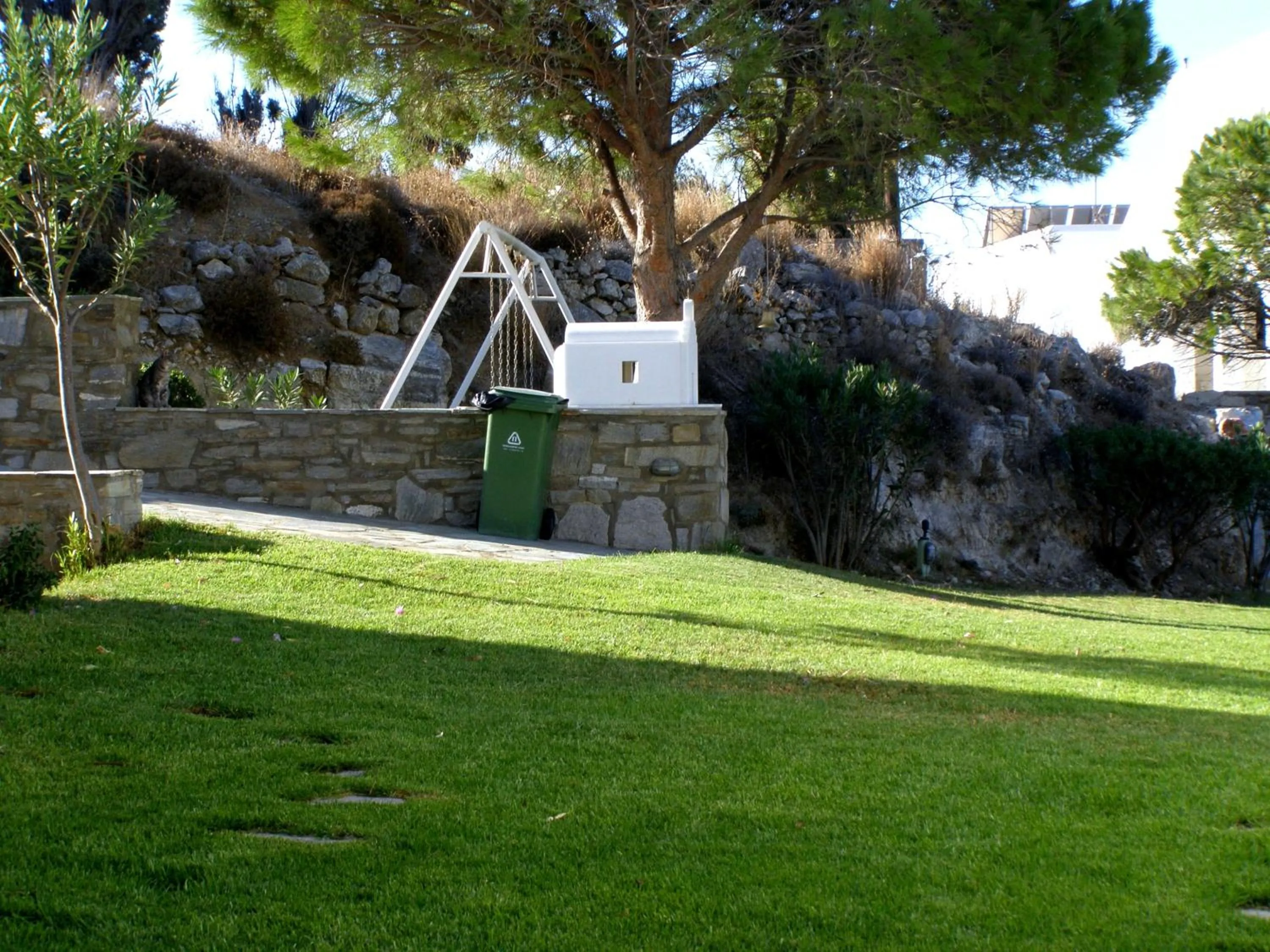 Garden in Elena Studios & Apartments