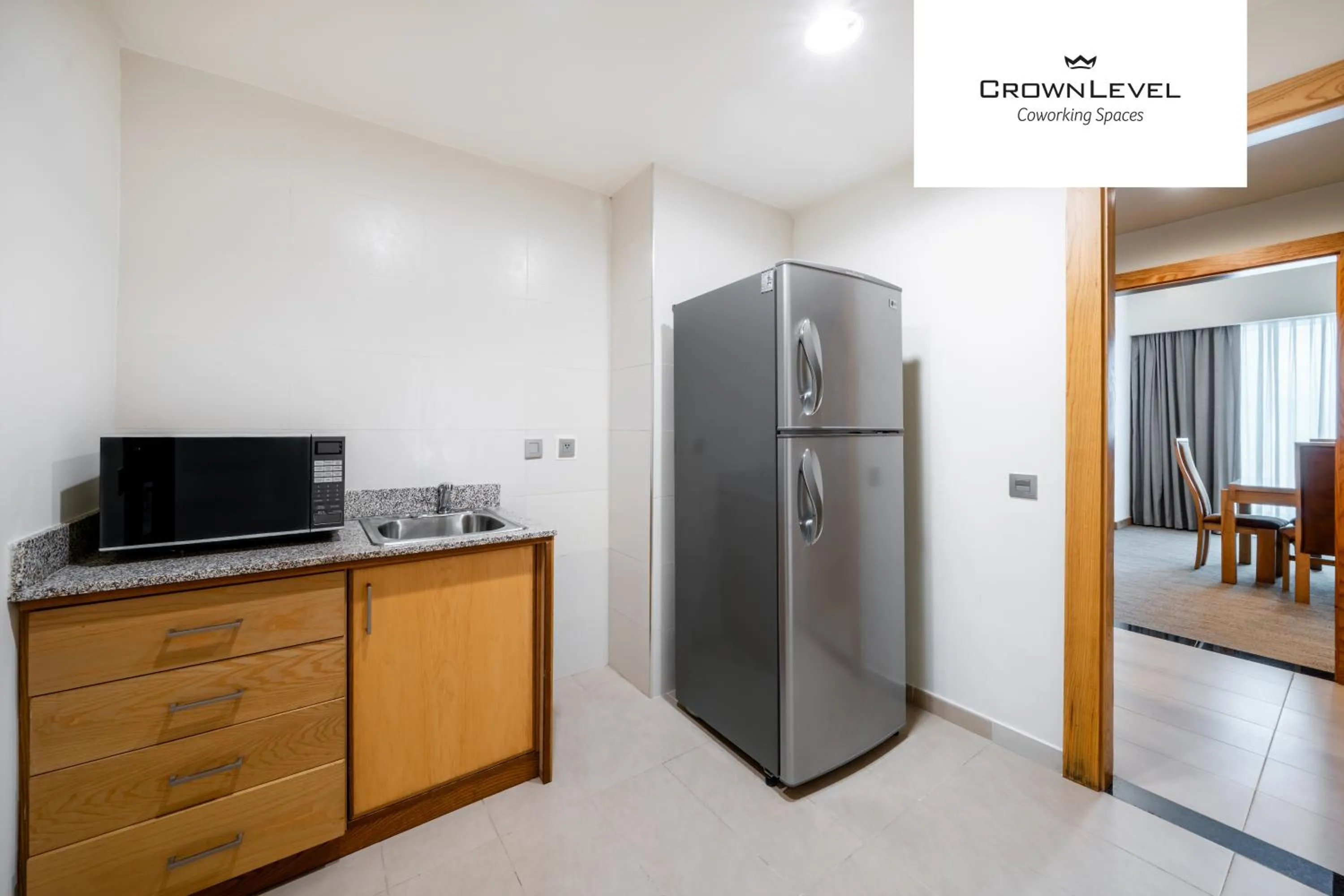 microwave in Riu Plaza Panamá