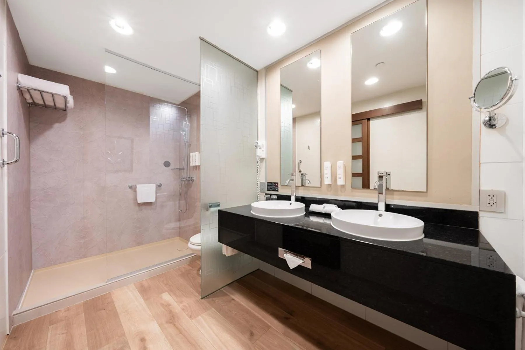 Bathroom in Riu Plaza Panamá