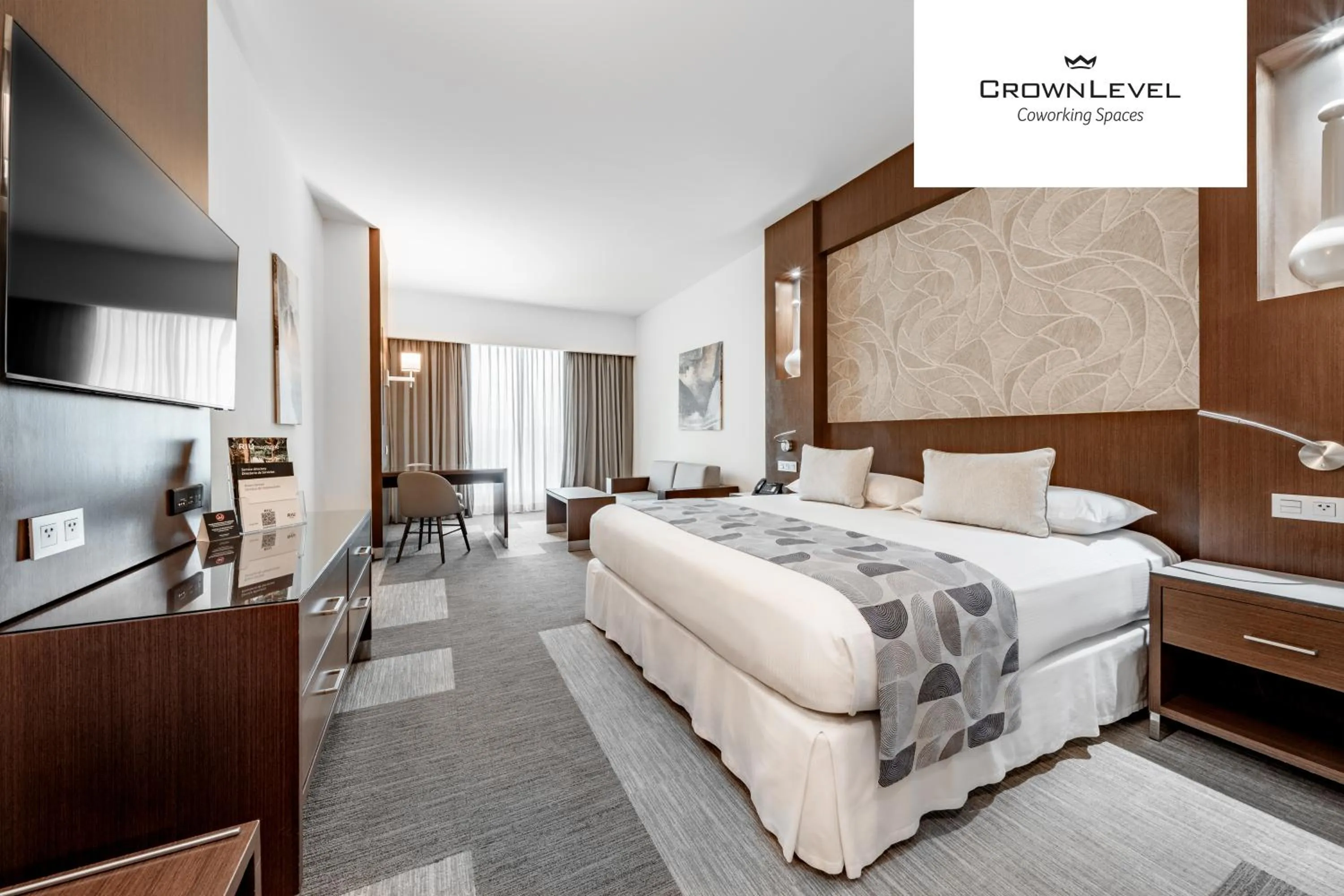 Bed in Riu Plaza Panamá