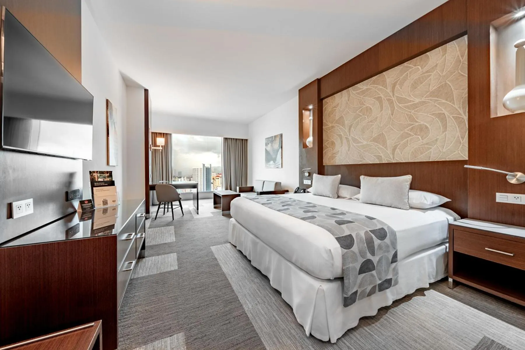 Bed in Riu Plaza Panamá