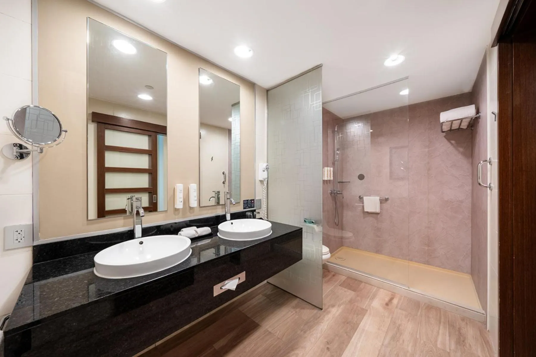 Bathroom in Riu Plaza Panamá