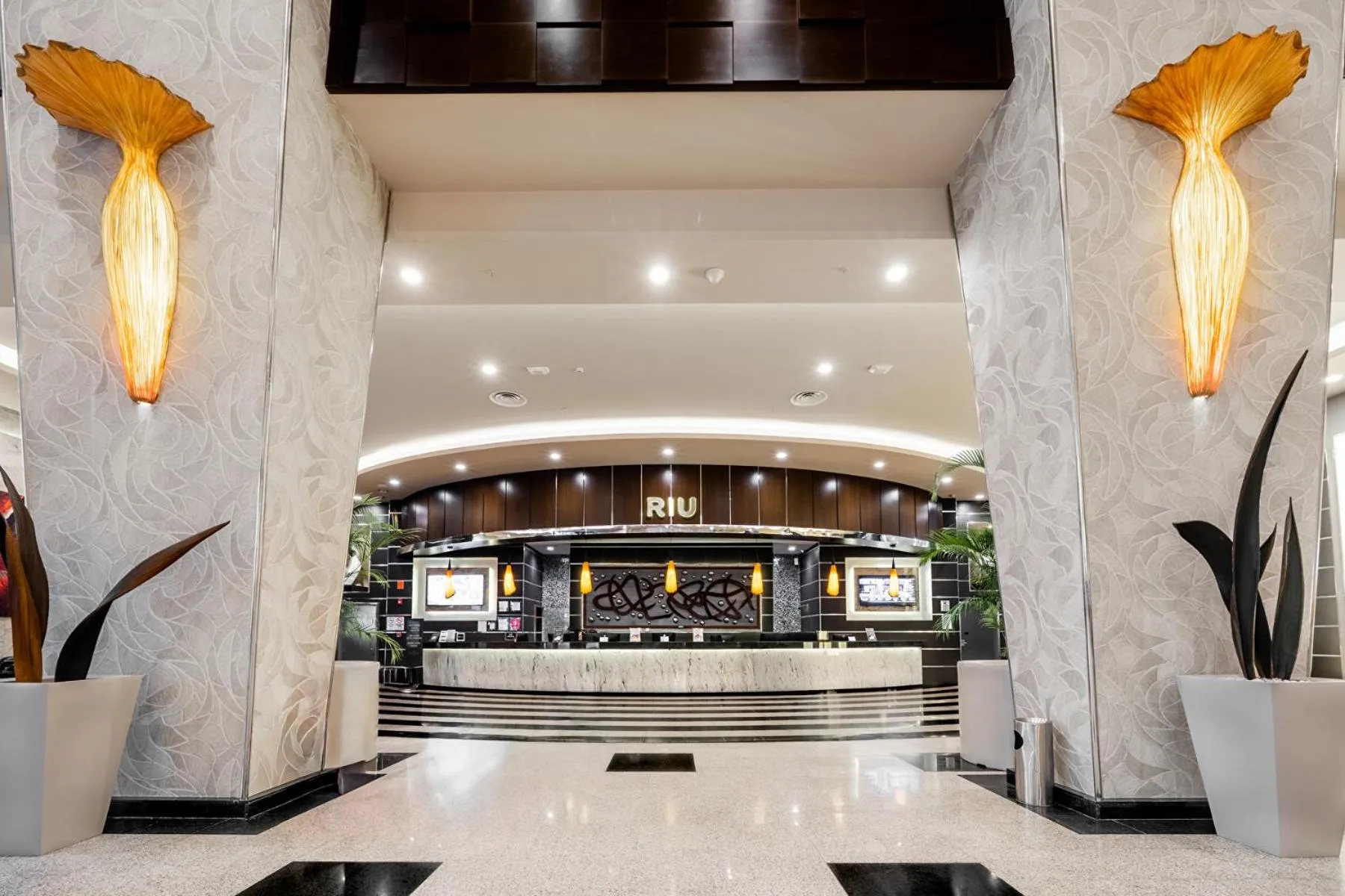 Lobby or reception in Riu Plaza Panamá