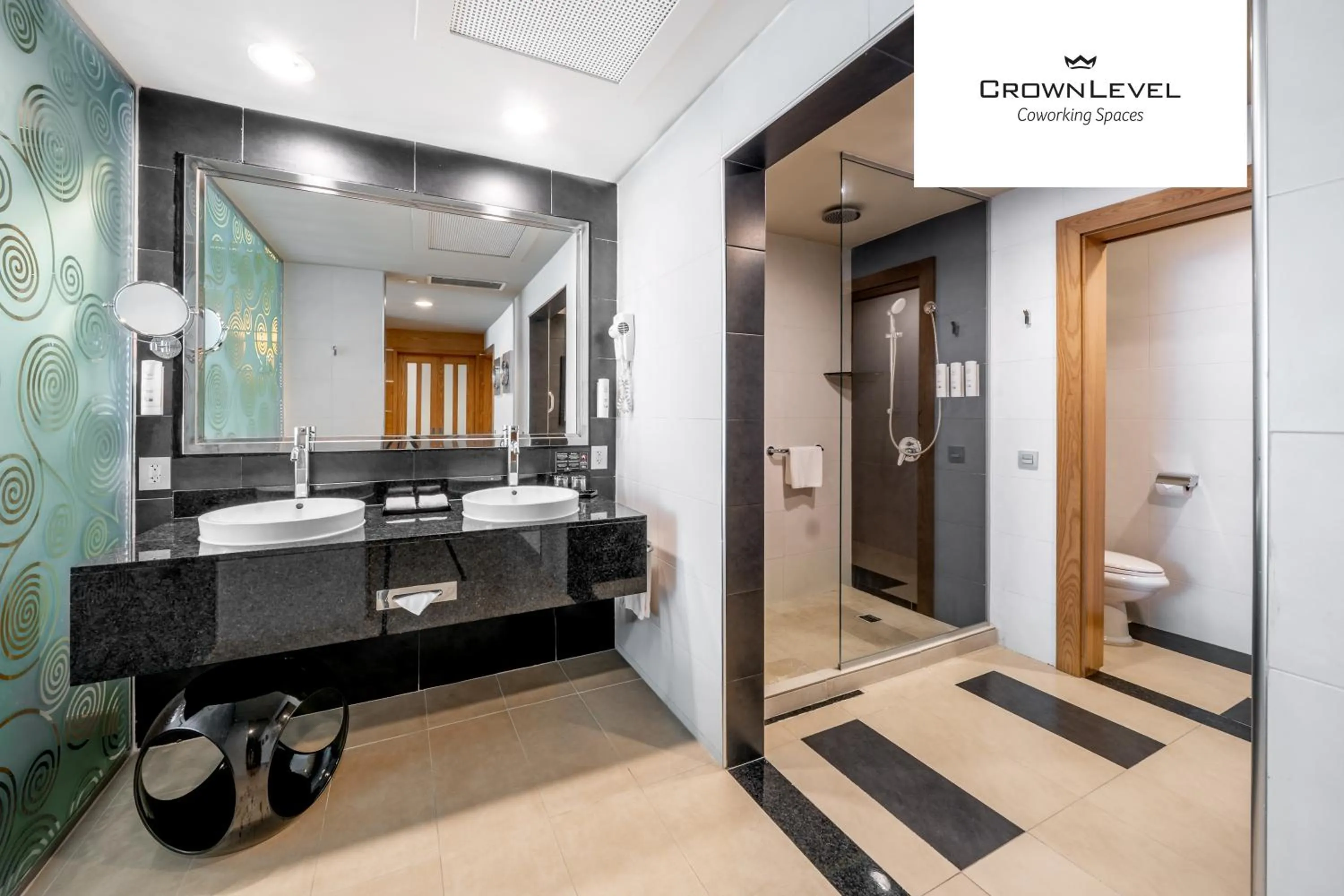 Shower in Riu Plaza Panamá