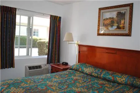 Day, Bed in Rose Bowl Motel