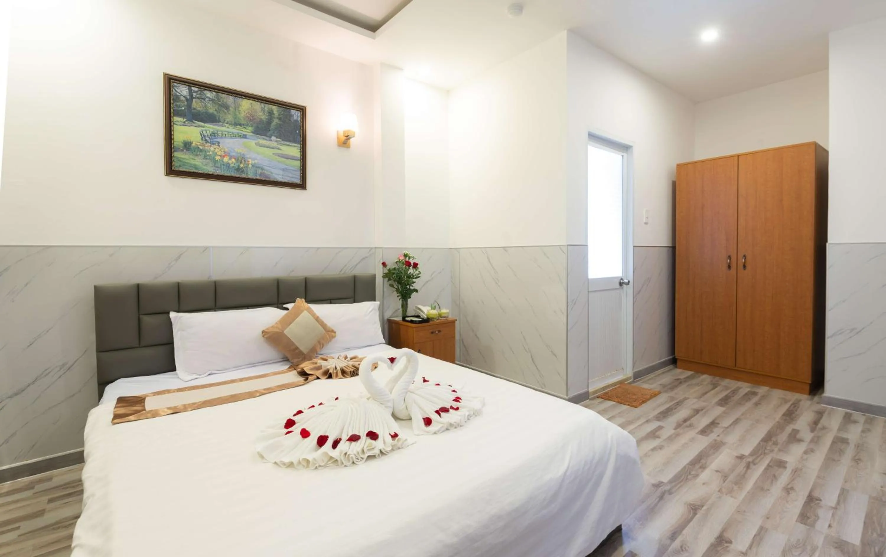 Bedroom, Bed in Hương Biển Hotel