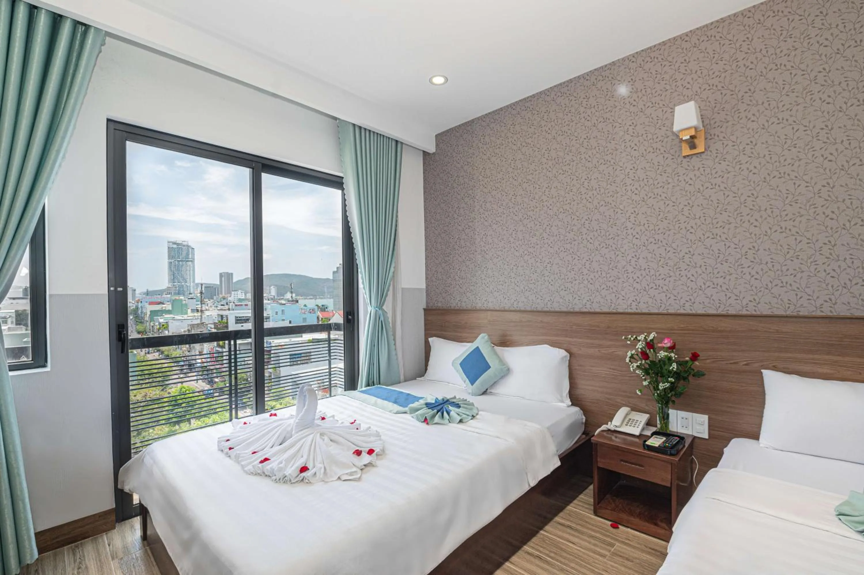 View (from property/room), Bed in Hương Biển Hotel