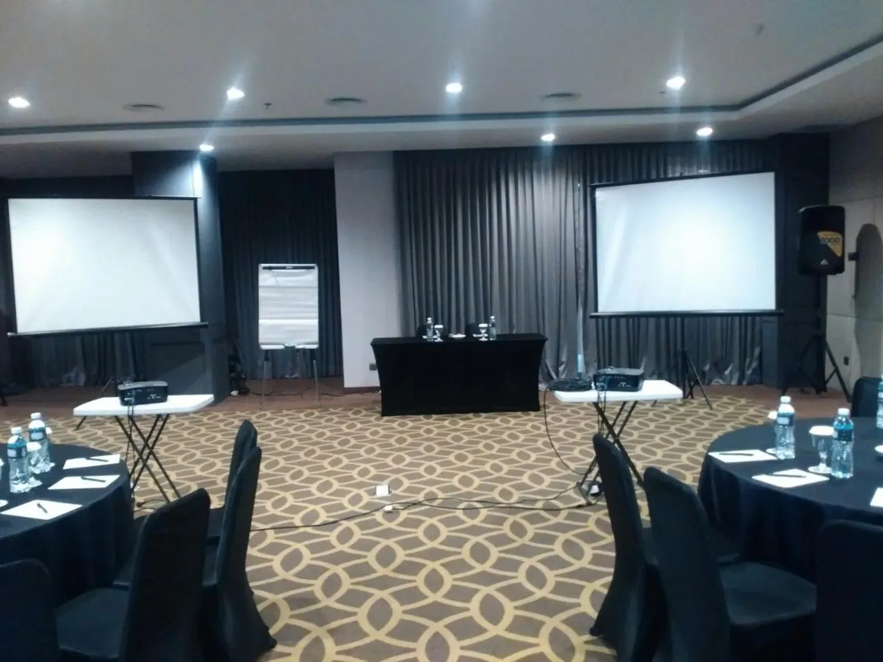 Business facilities in Rivoli Hotel Jakarta