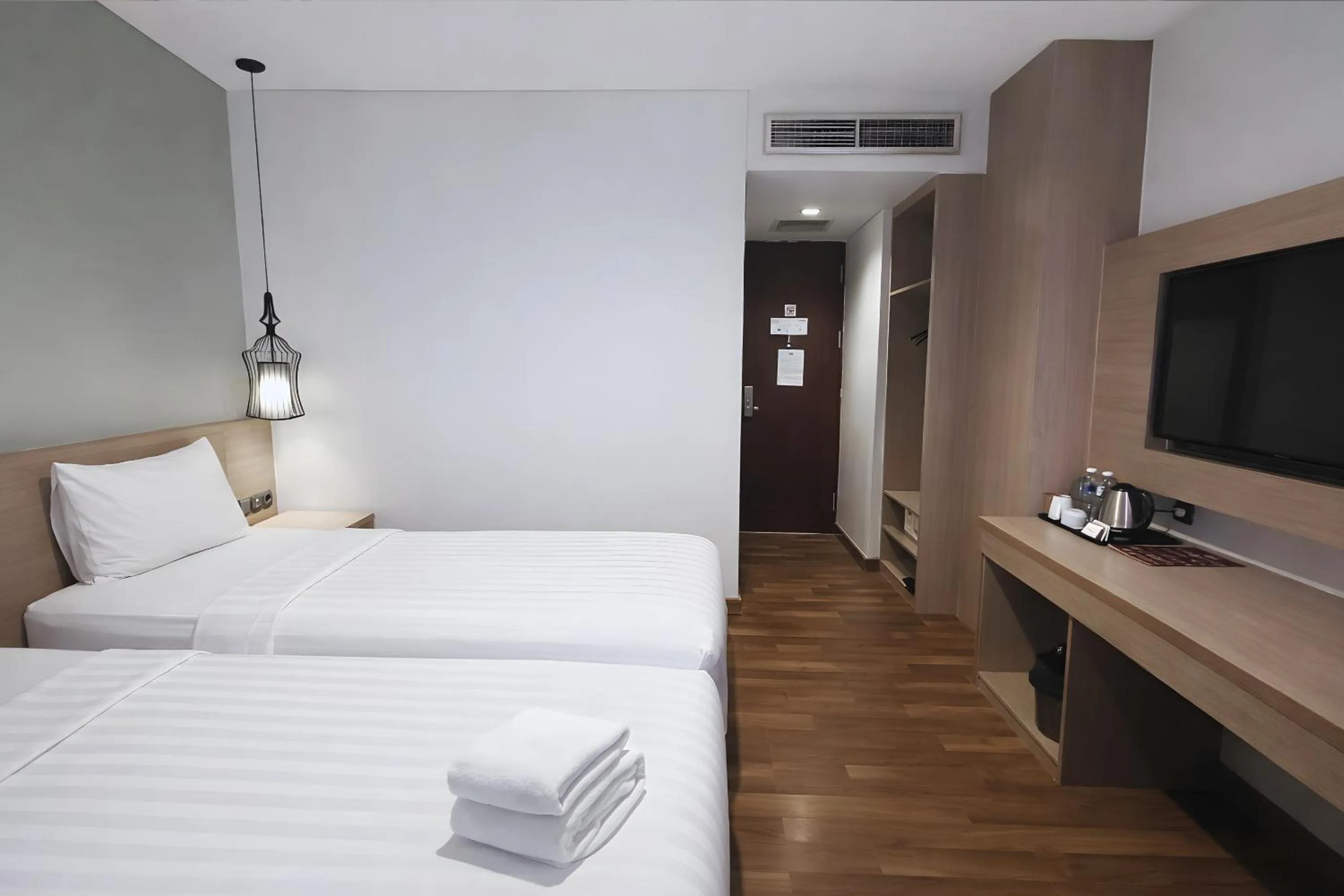 Bedroom, Bed in Rivoli Hotel Jakarta