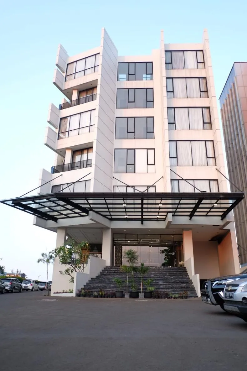 Property building in Rivoli Hotel Jakarta