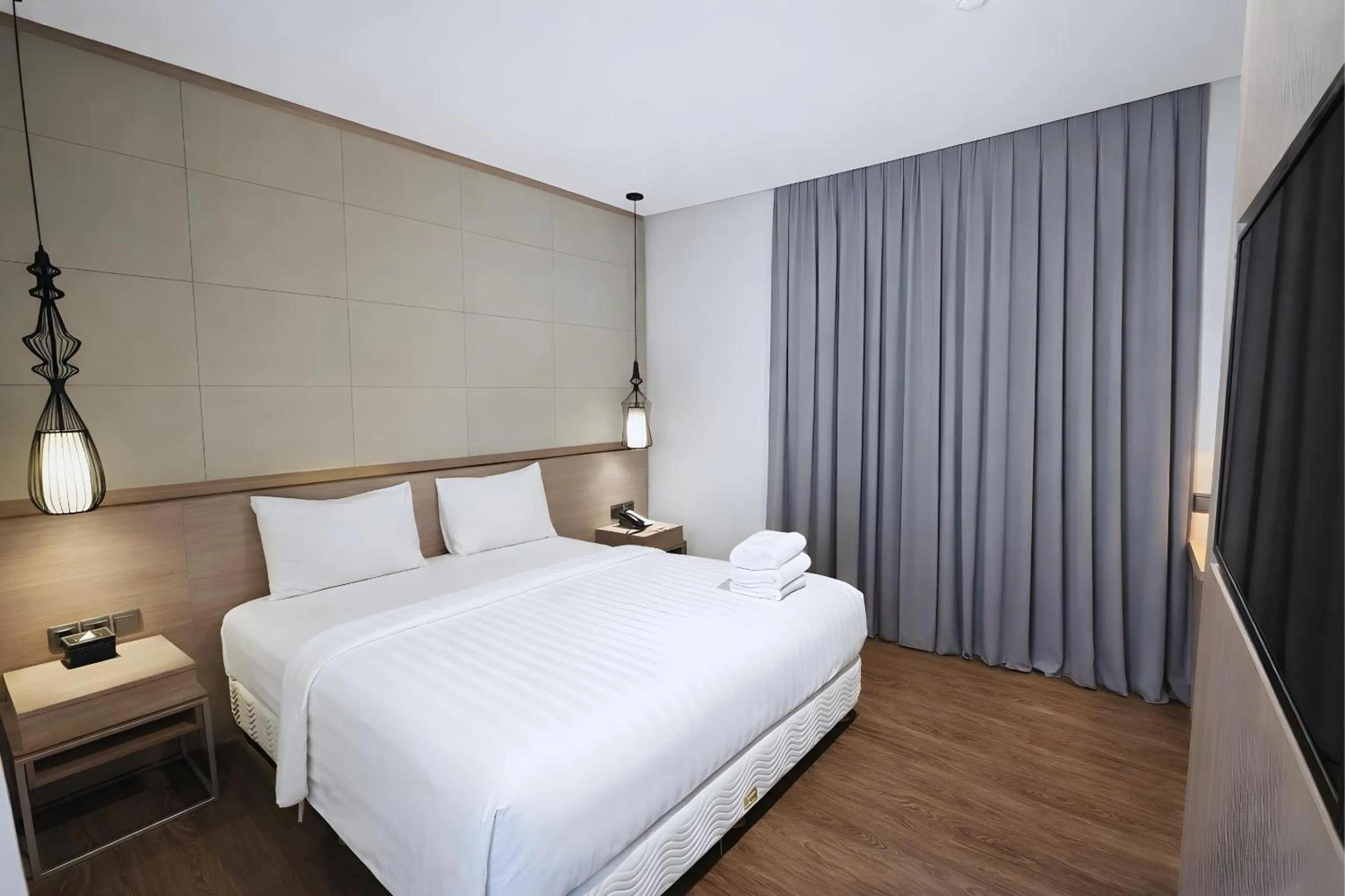 Bedroom, Bed in Rivoli Hotel Jakarta