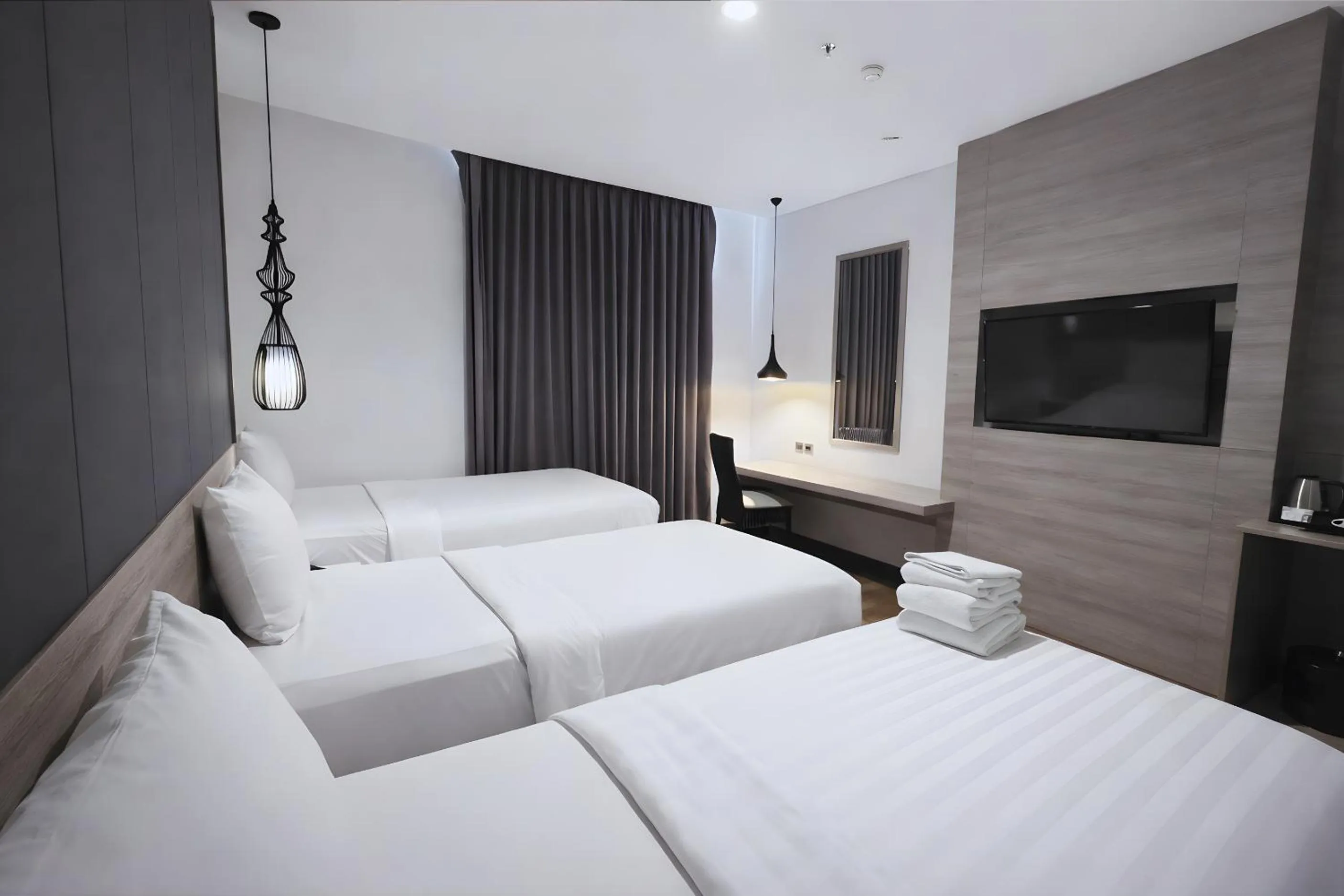 Bedroom, Bed in Rivoli Hotel Jakarta