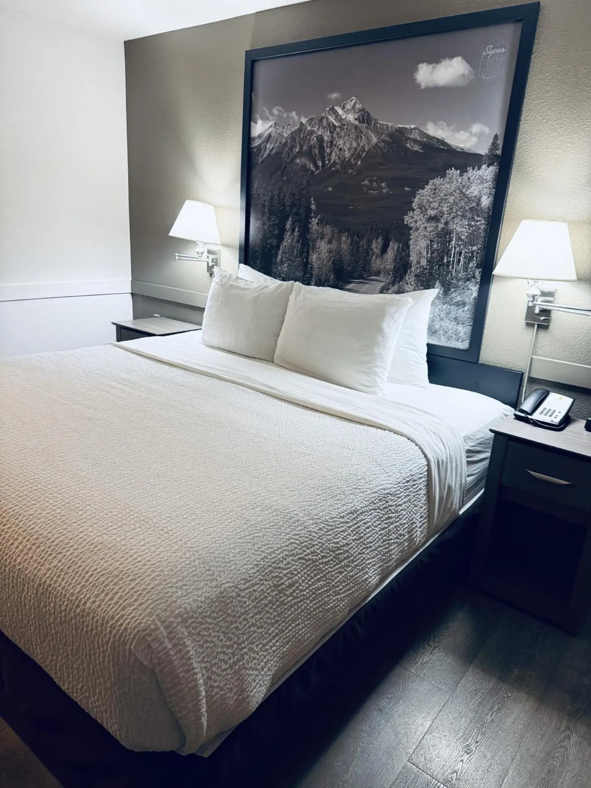 King Room - Mobility Access/Non-Smoking in Super 8 by Wyndham Dawson Creek King Room - Mobility Access/Non-Smoking in Super 8 by Wyndham Dawson Creek