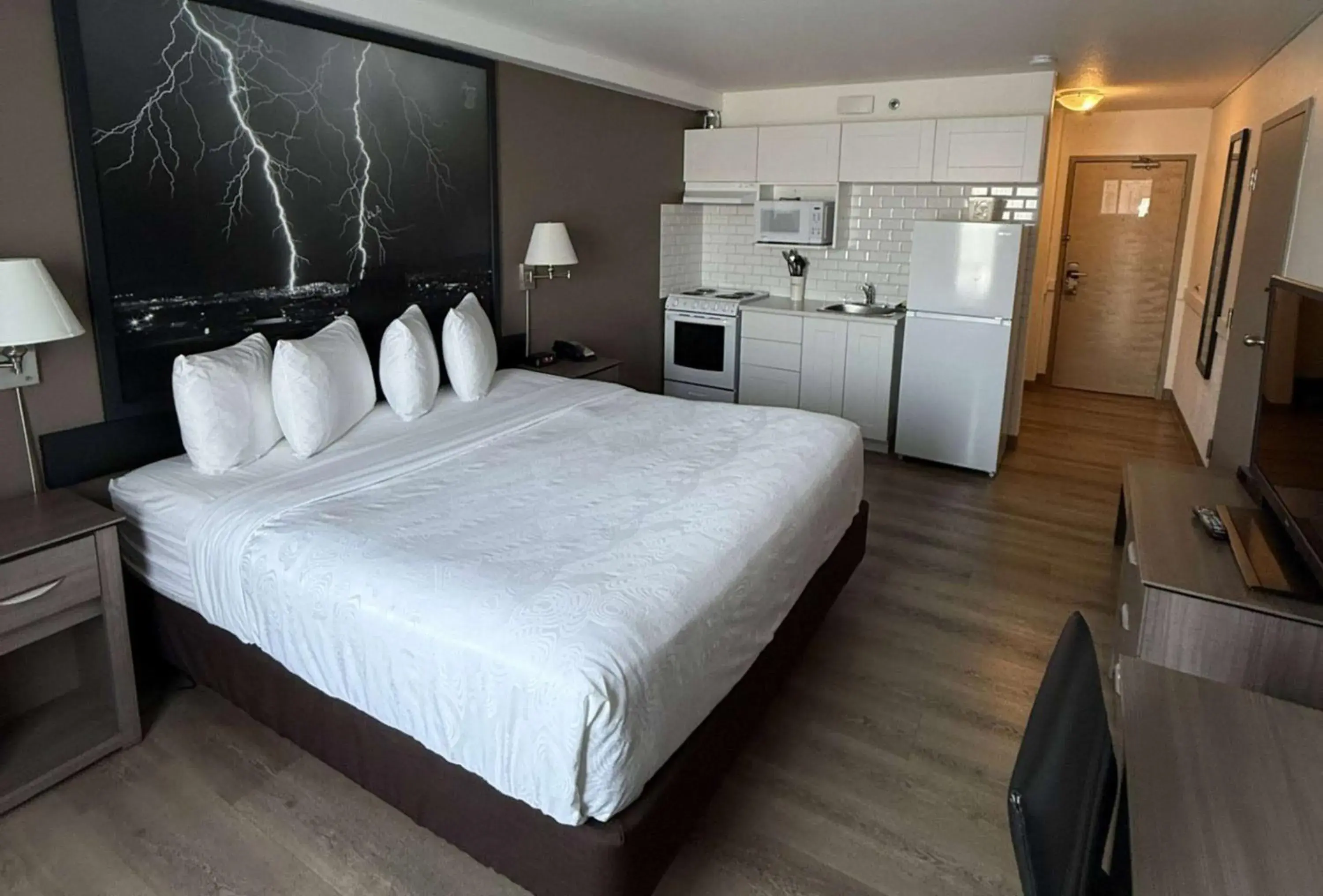 King Studio - Non-Smoking in Super 8 by Wyndham Dawson Creek King Studio - Non-Smoking in Super 8 by Wyndham Dawson Creek