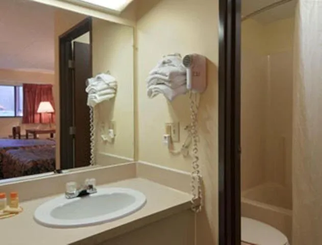 Bathroom in Days Inn by Wyndham Athens