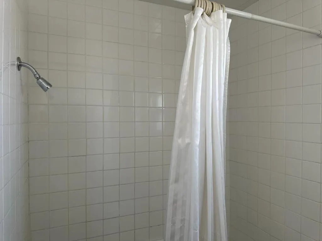 Shower in Ski's Western Motel