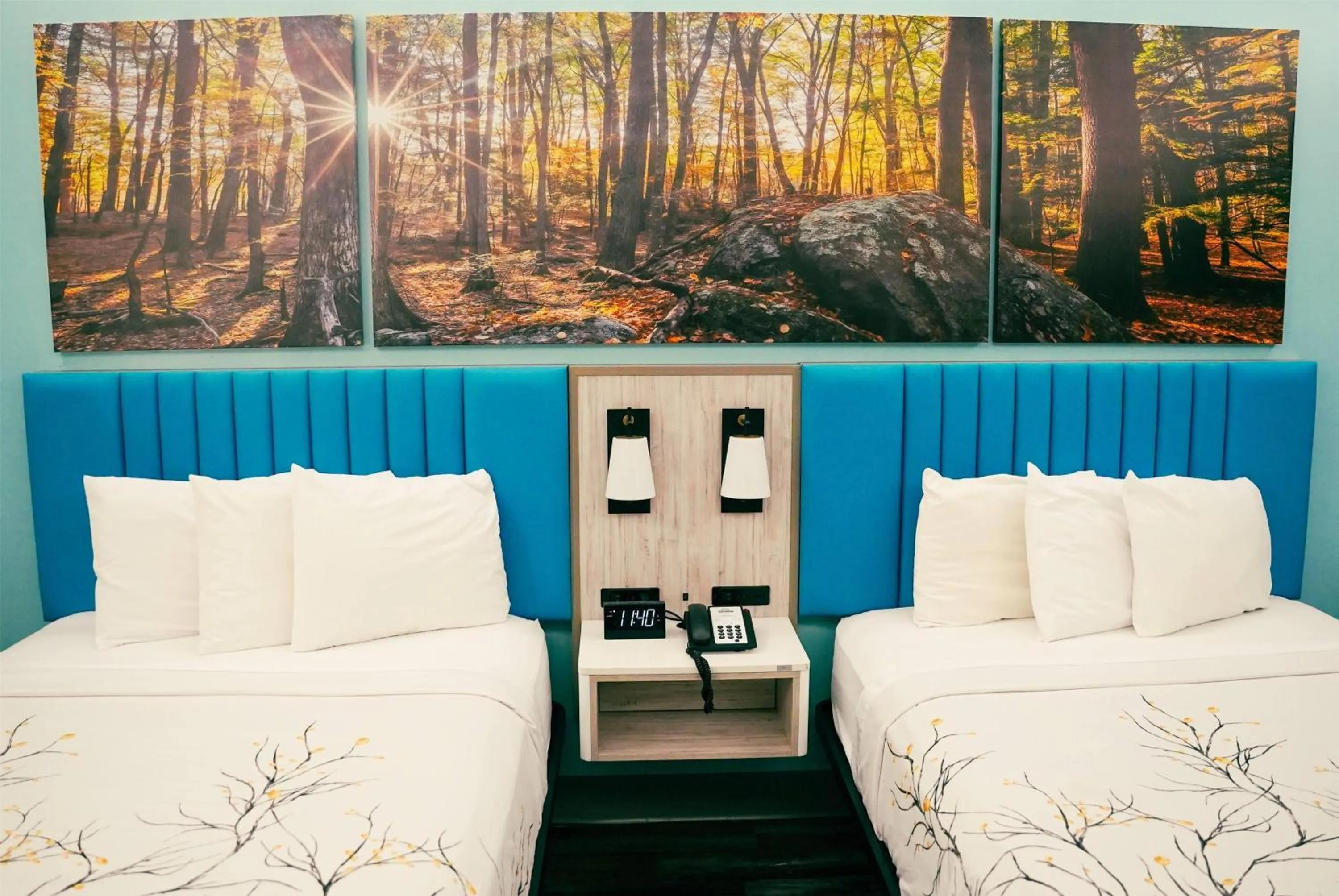 Photo of the whole room, Bed in Days Inn by Wyndham Southington