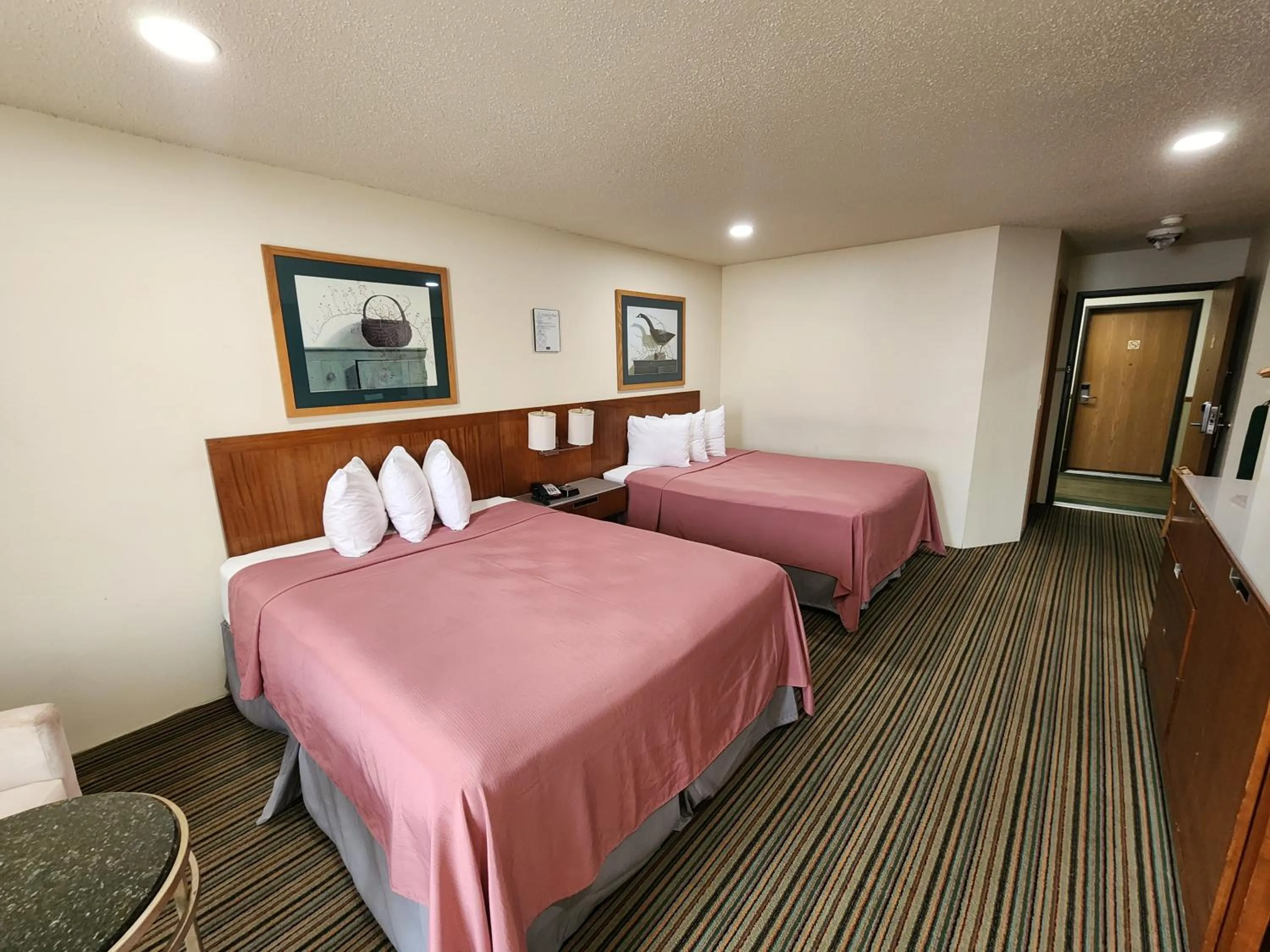 Bed in Windsor Place Inn