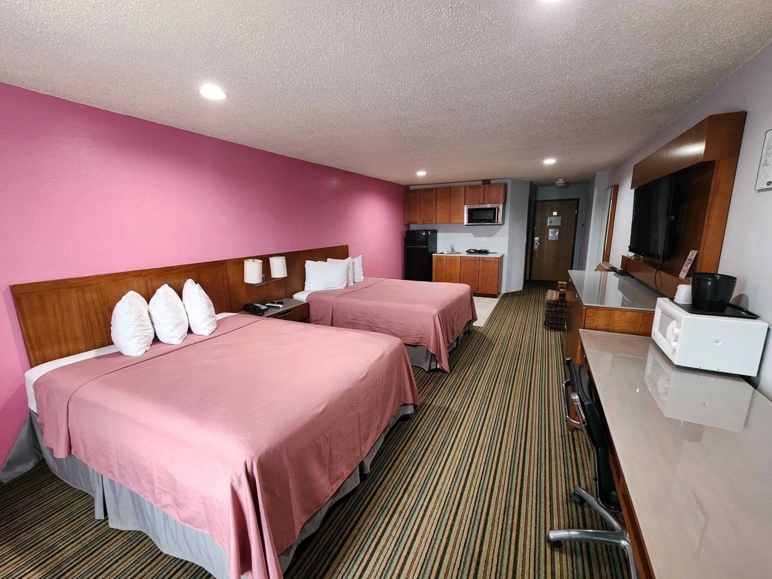 Bed in Windsor Place Inn