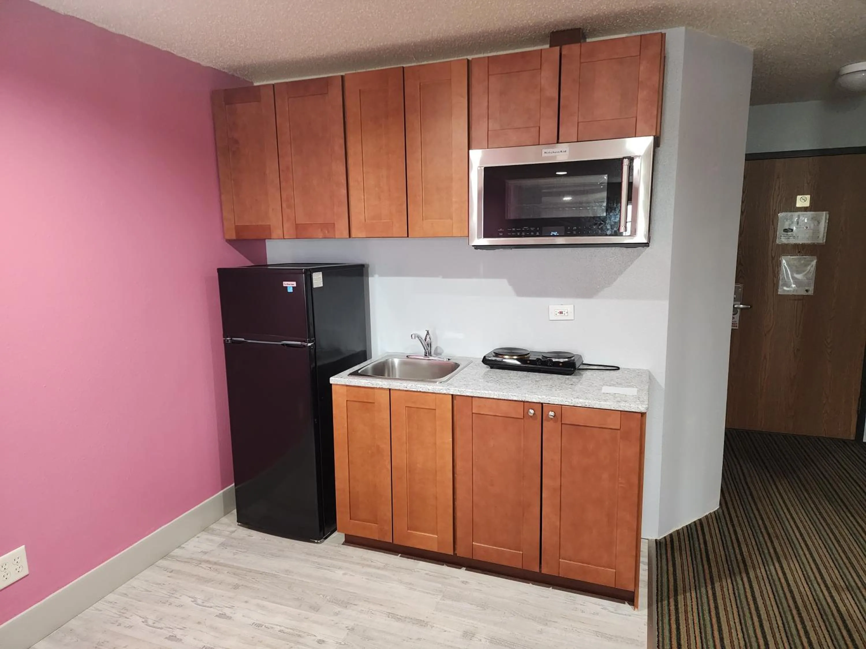 Kitchen or kitchenette in Windsor Place Inn
