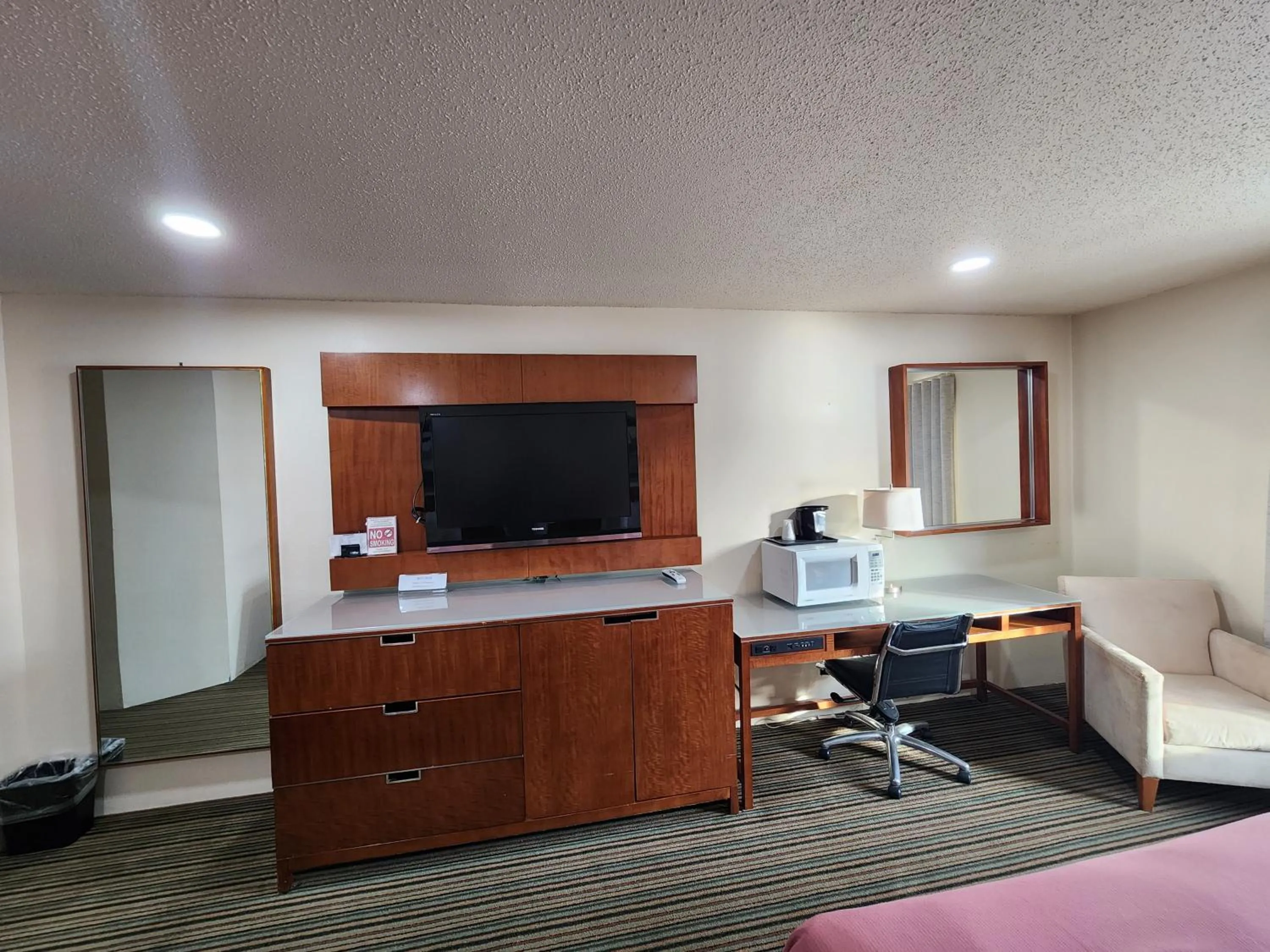 TV and multimedia in Windsor Place Inn