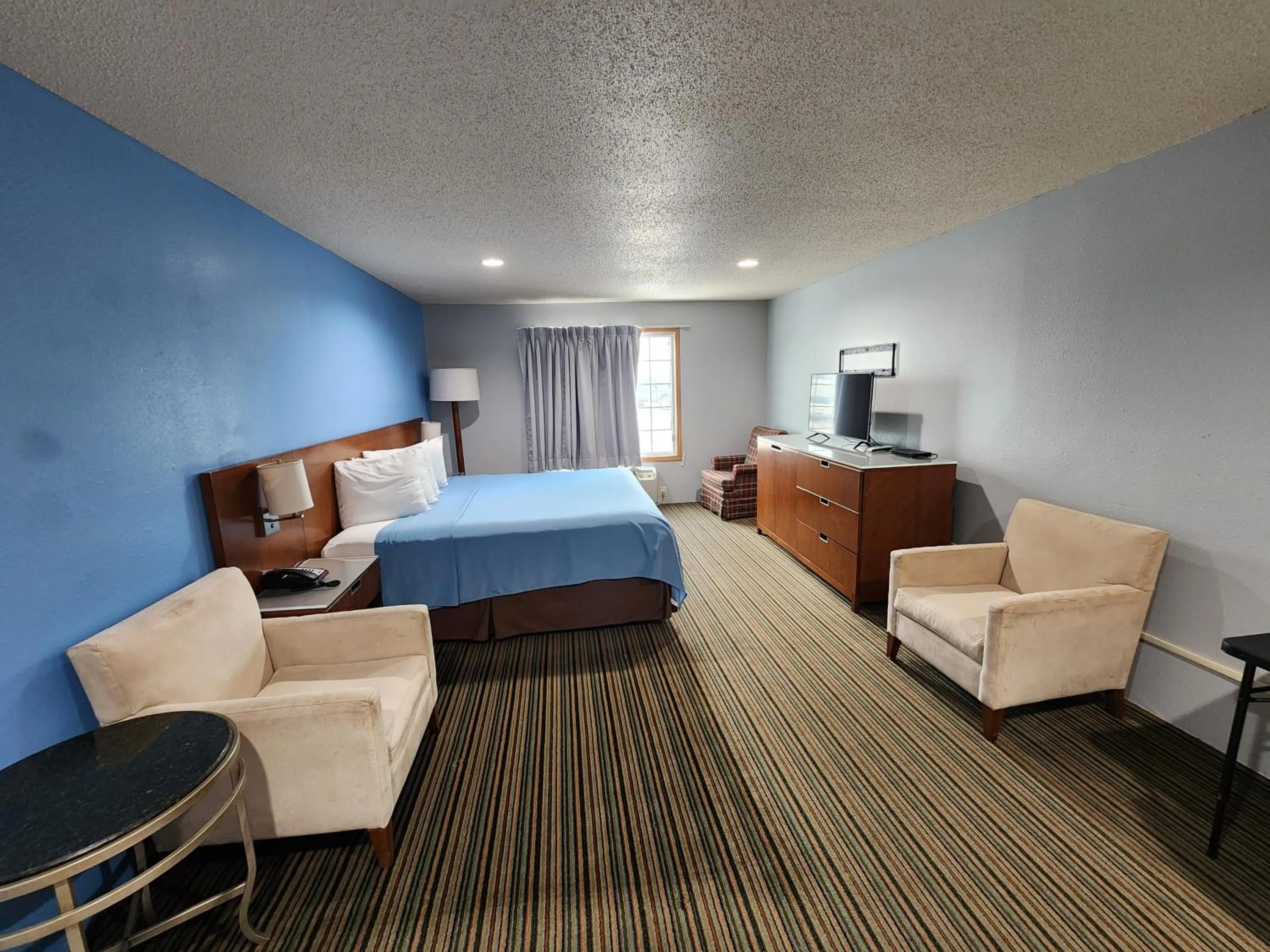 Bed in Windsor Place Inn