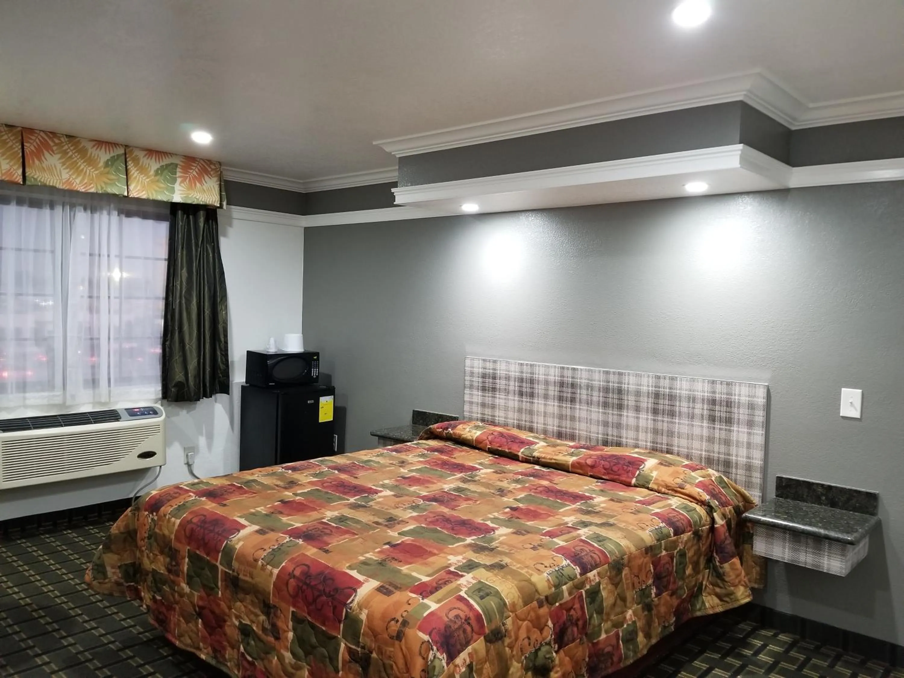 Bed in Rodeway Inn Commerce - Los Angeles