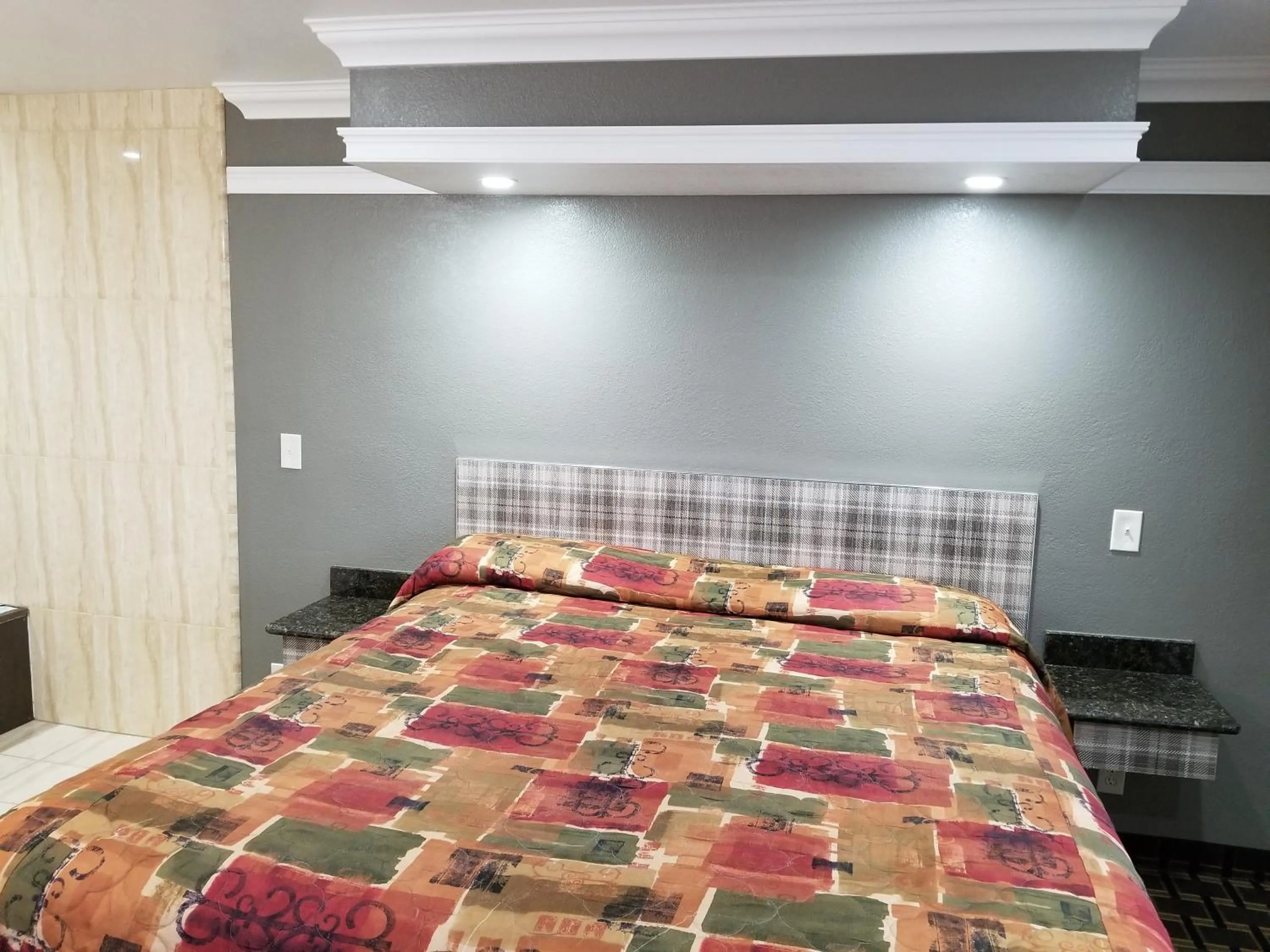 Bed in Rodeway Inn Commerce - Los Angeles