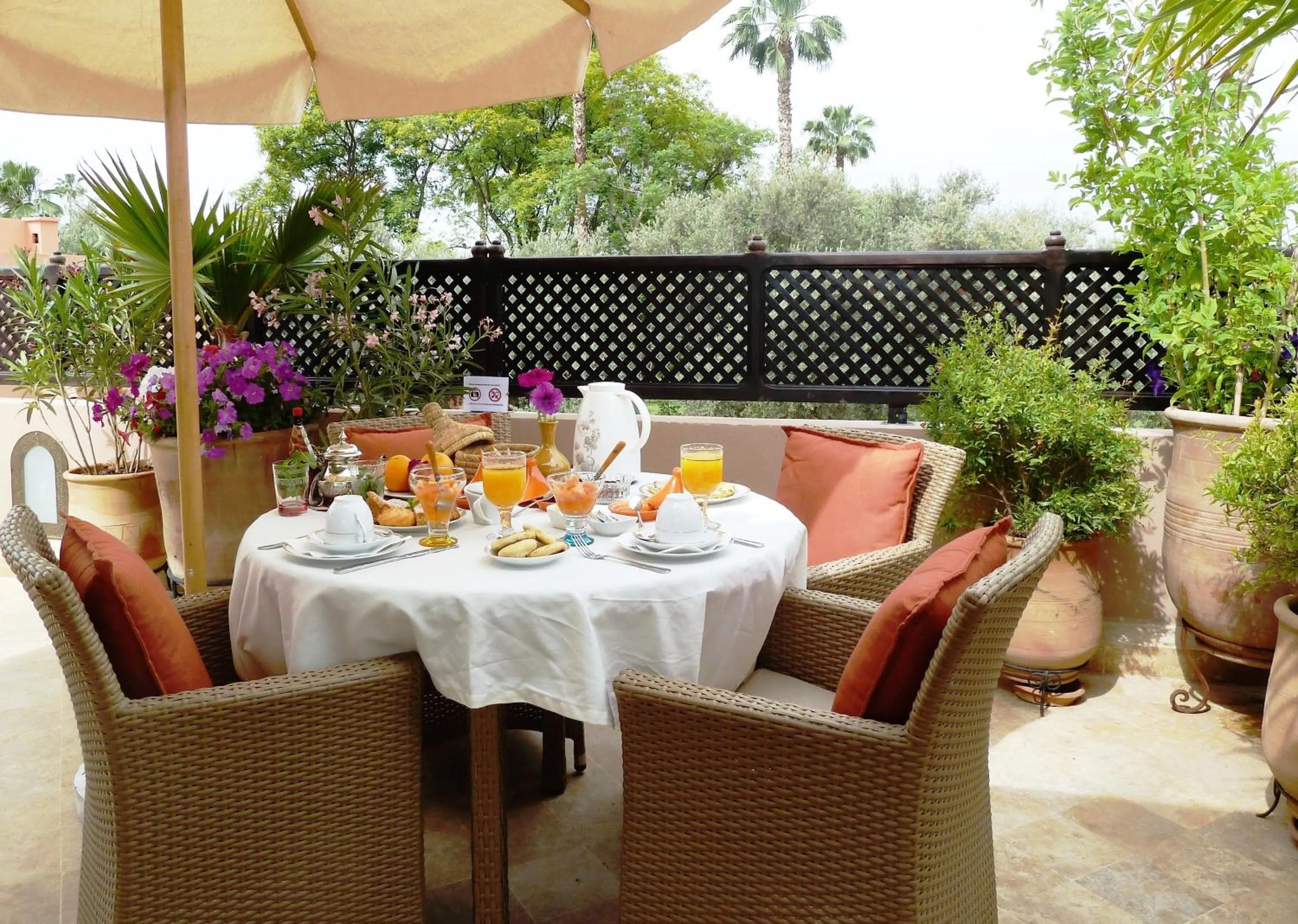 Restaurant/places to eat in Riad Viva