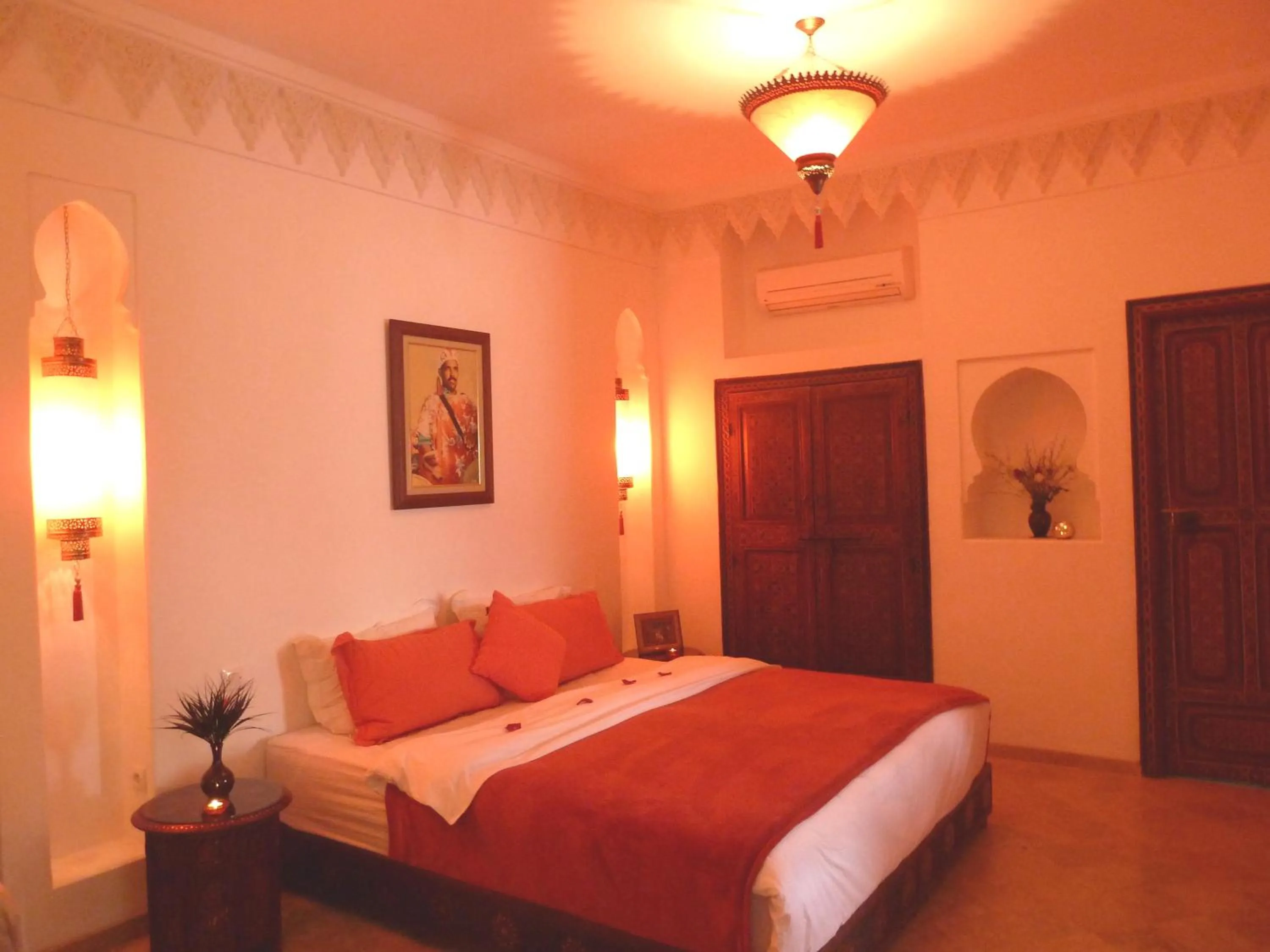 Photo of the whole room, Bed in Riad Viva