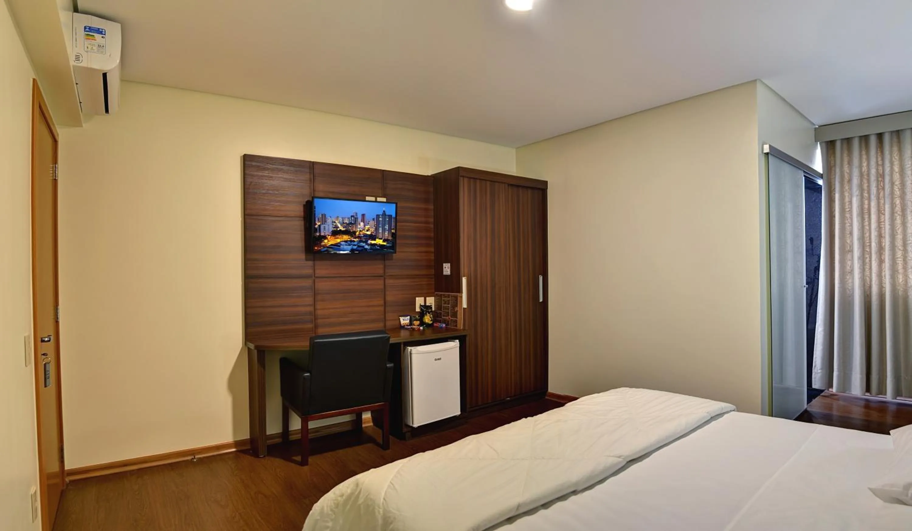 TV and multimedia, Bed in Porto Minas Hotel e Convenções